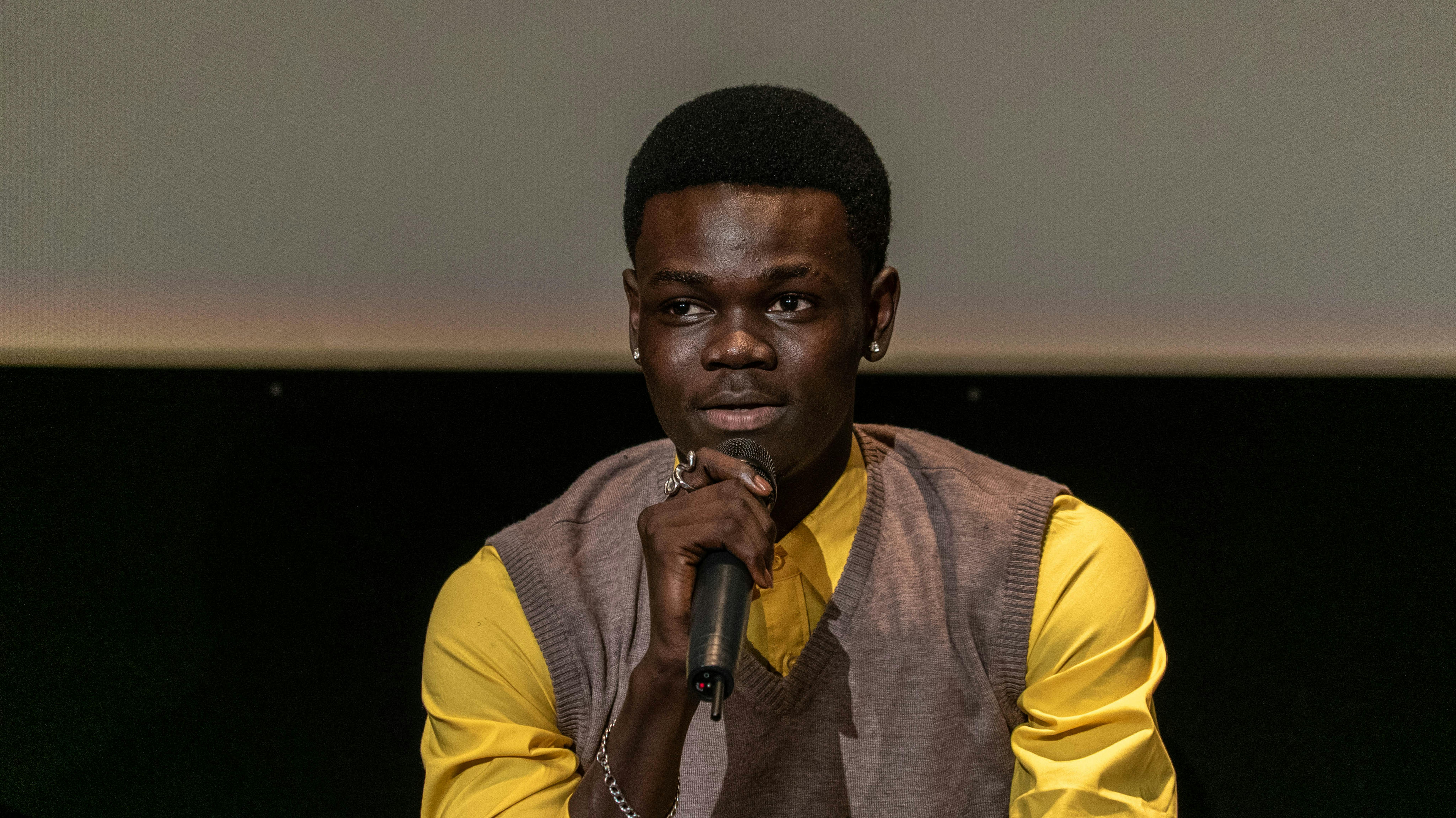 Moustapha Fall, uno dei protagonisti del film, durante il dibattito seguito alla proiezione di Io Capitano