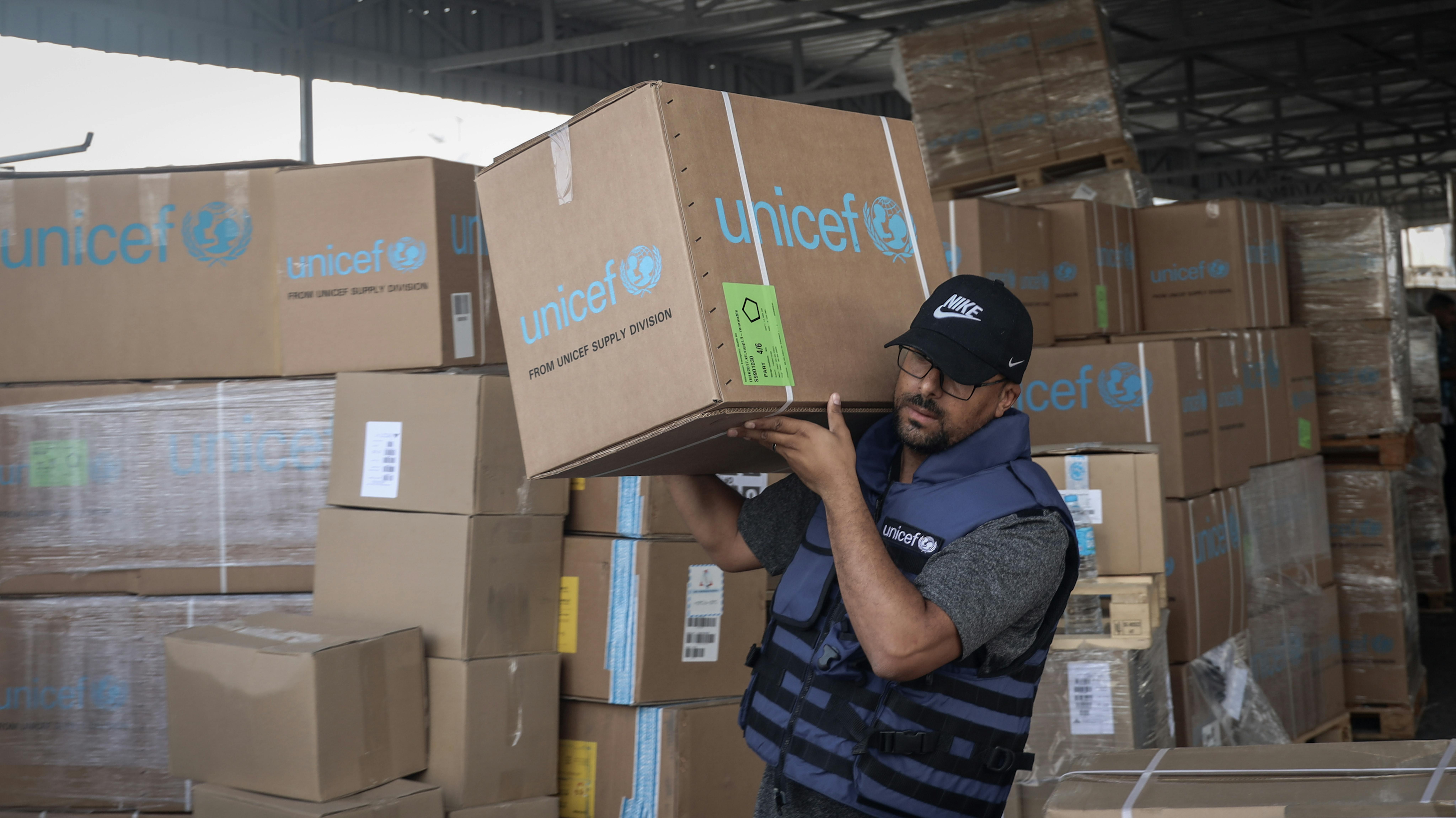 L’UNICEF ha consegnato forniture mediche salvavita per contribuire a soddisfare i bisogni di base dell’ospedale Al-Nasr di Khan Younis.