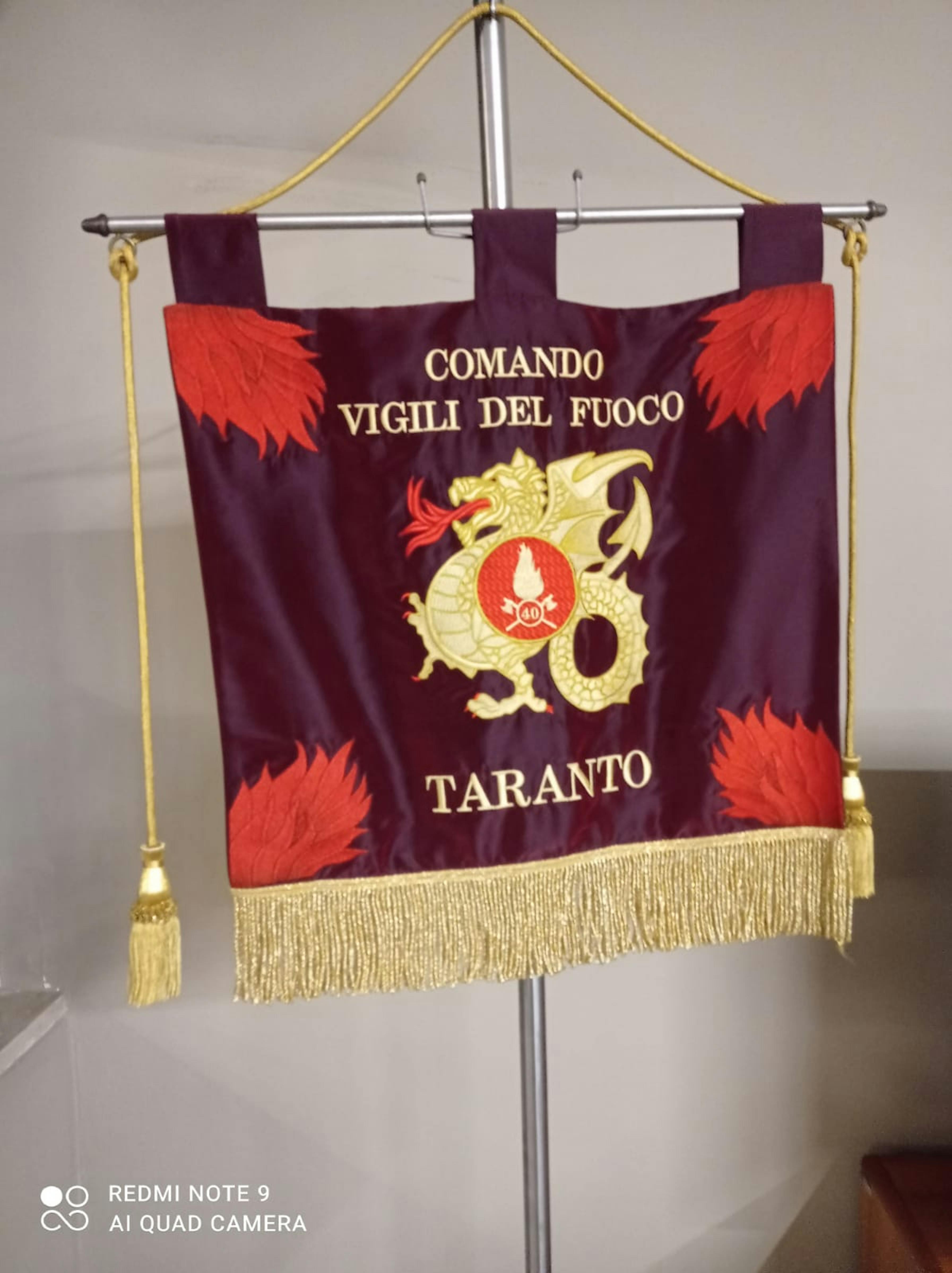 Labaro del Comando provinciale dei Vigili del Fuoco di Taranto
