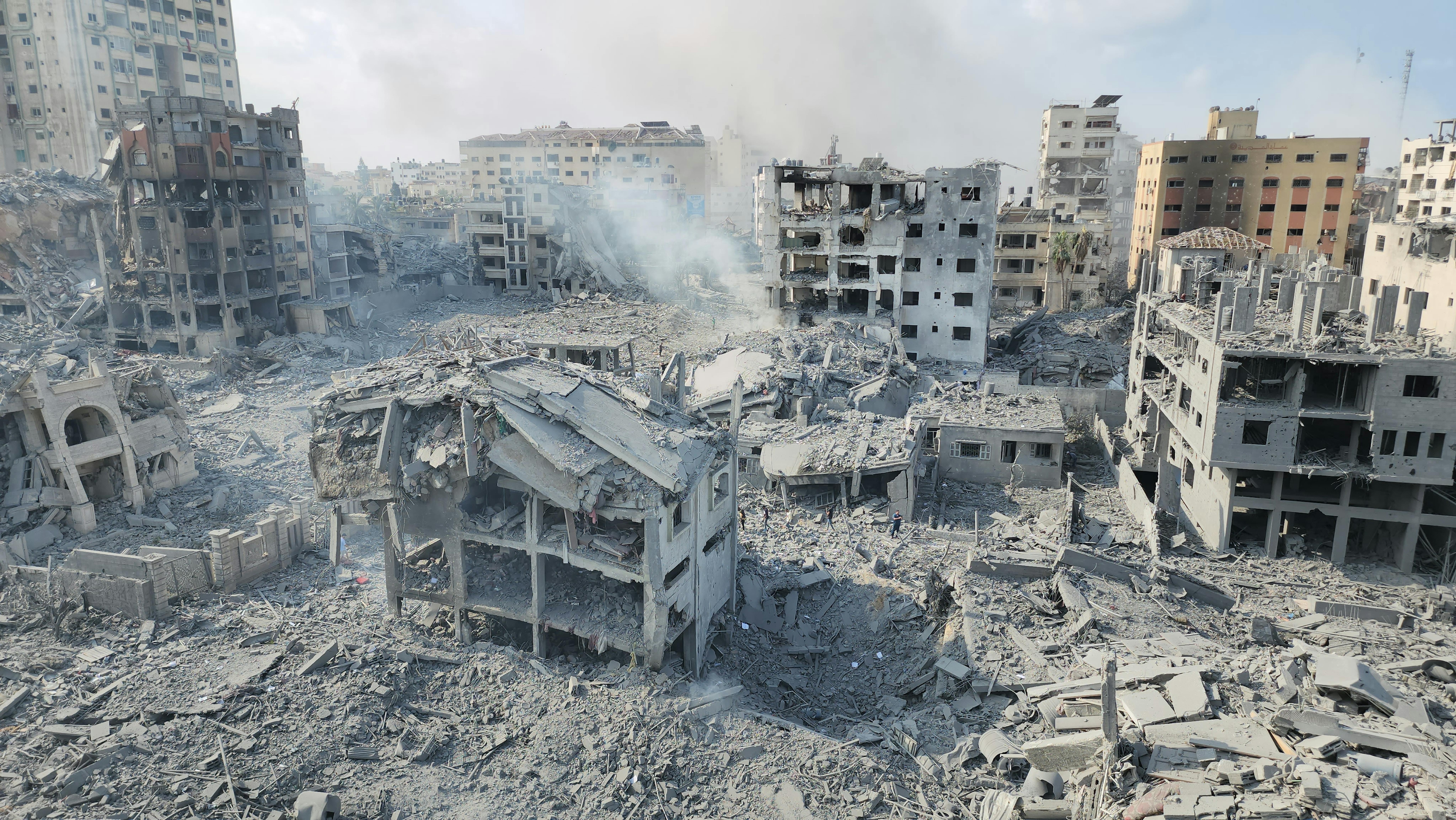 Striscia di Gaza, 23 ottobre 2023. Il quartiere di Al-Rimal nella, a seguito degli attacchi aerei.