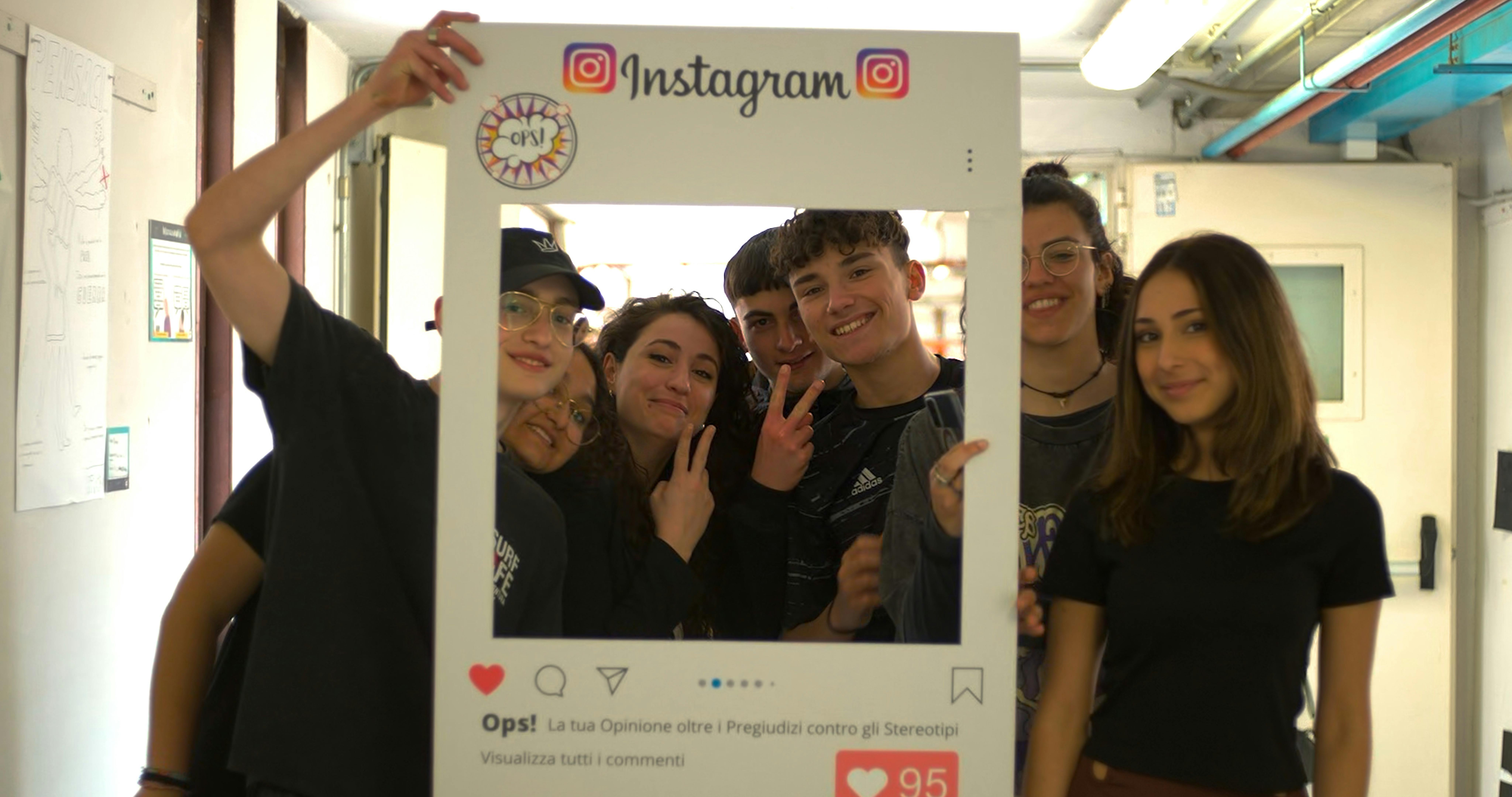 Campagna OPS, foto di gruppo con ragazzi e ragazze
