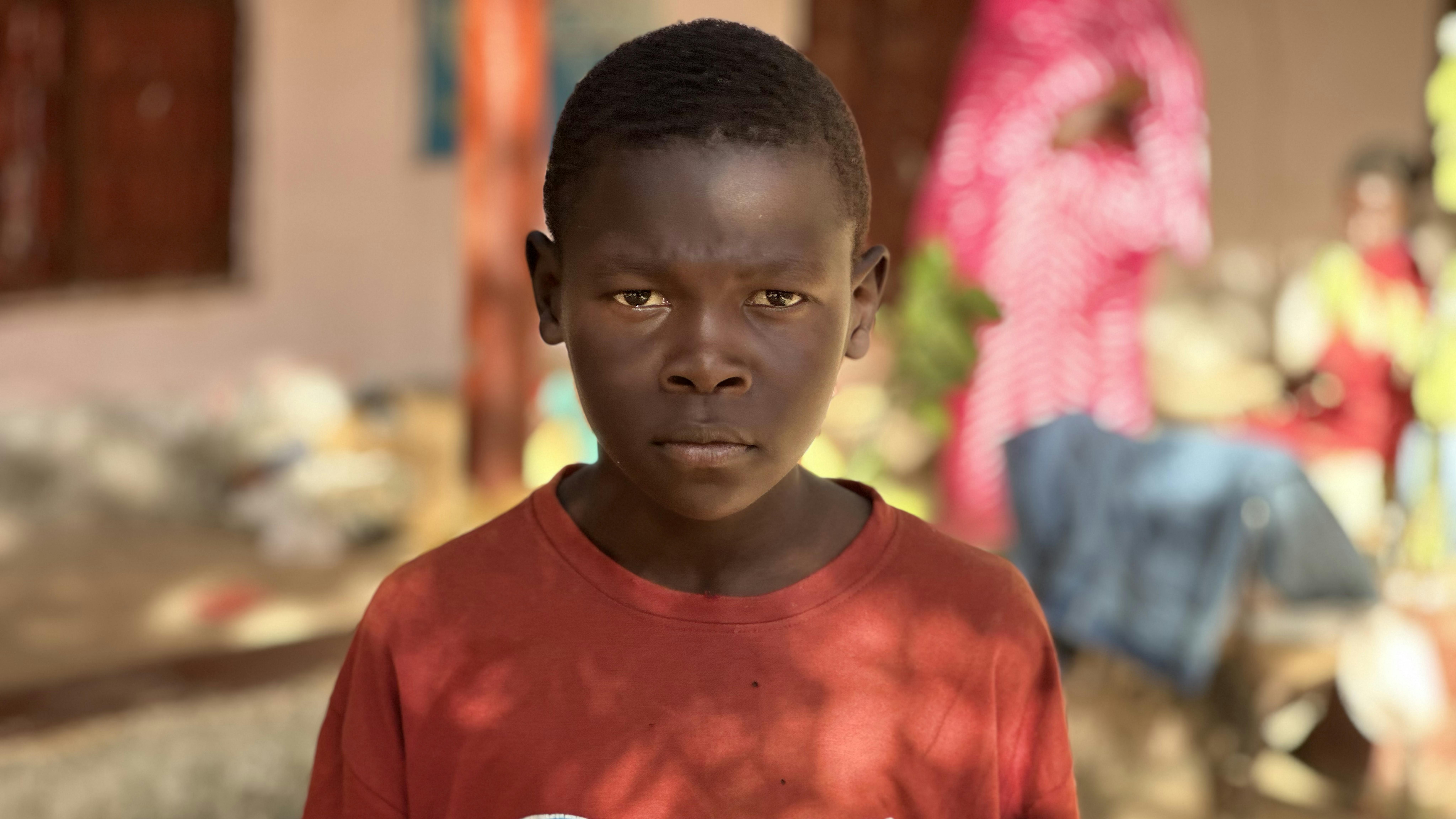 Muayad, 13 anni è fuggito da Madani a Sennar in seguito ai recenti scontri a Gezira, in Sudan