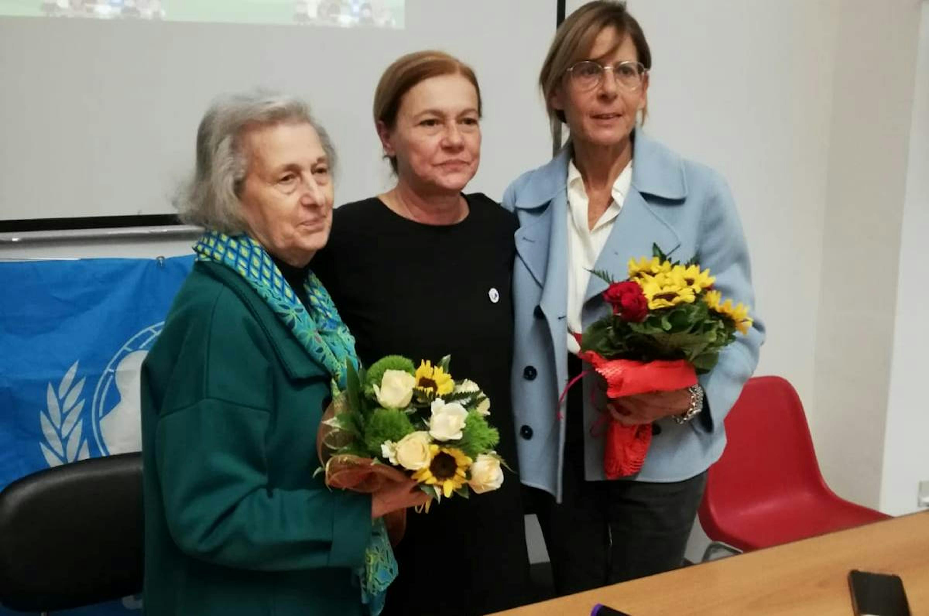 da sinistra: Presidente Provinciale UNICEF Angela Rizzo Faranda. Referente UNICEF per Giardini Pancrazia Marcuccio. Avvocata Graziella Longp