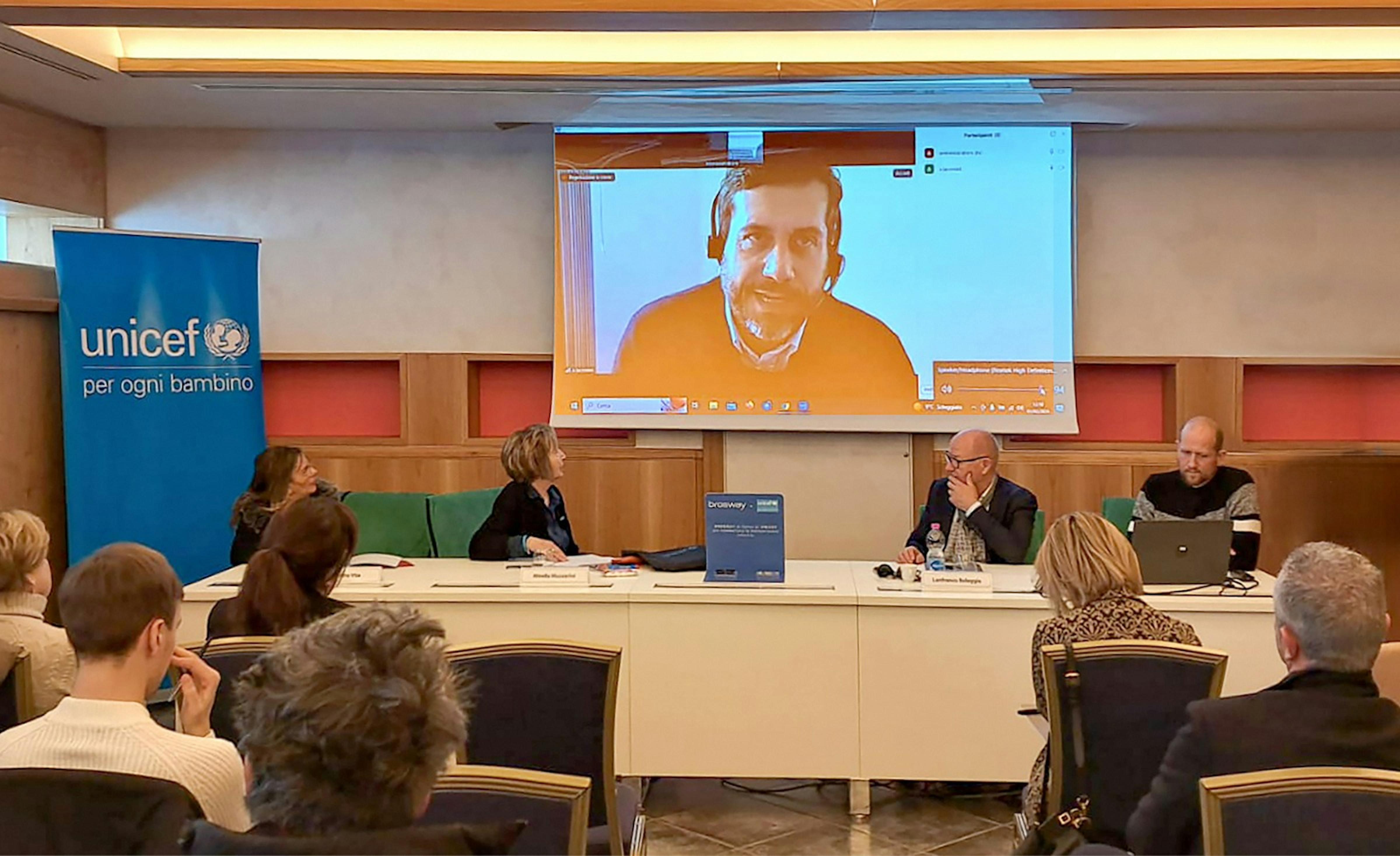 da sinistra Marina Vita, Presidente UNICEF del comitato di Fermo, Mirella Mazzarini Presidente UNICEF delle Marche e Lanfranco Beleggia, Presidente del gruppo Bros Manifatture.
