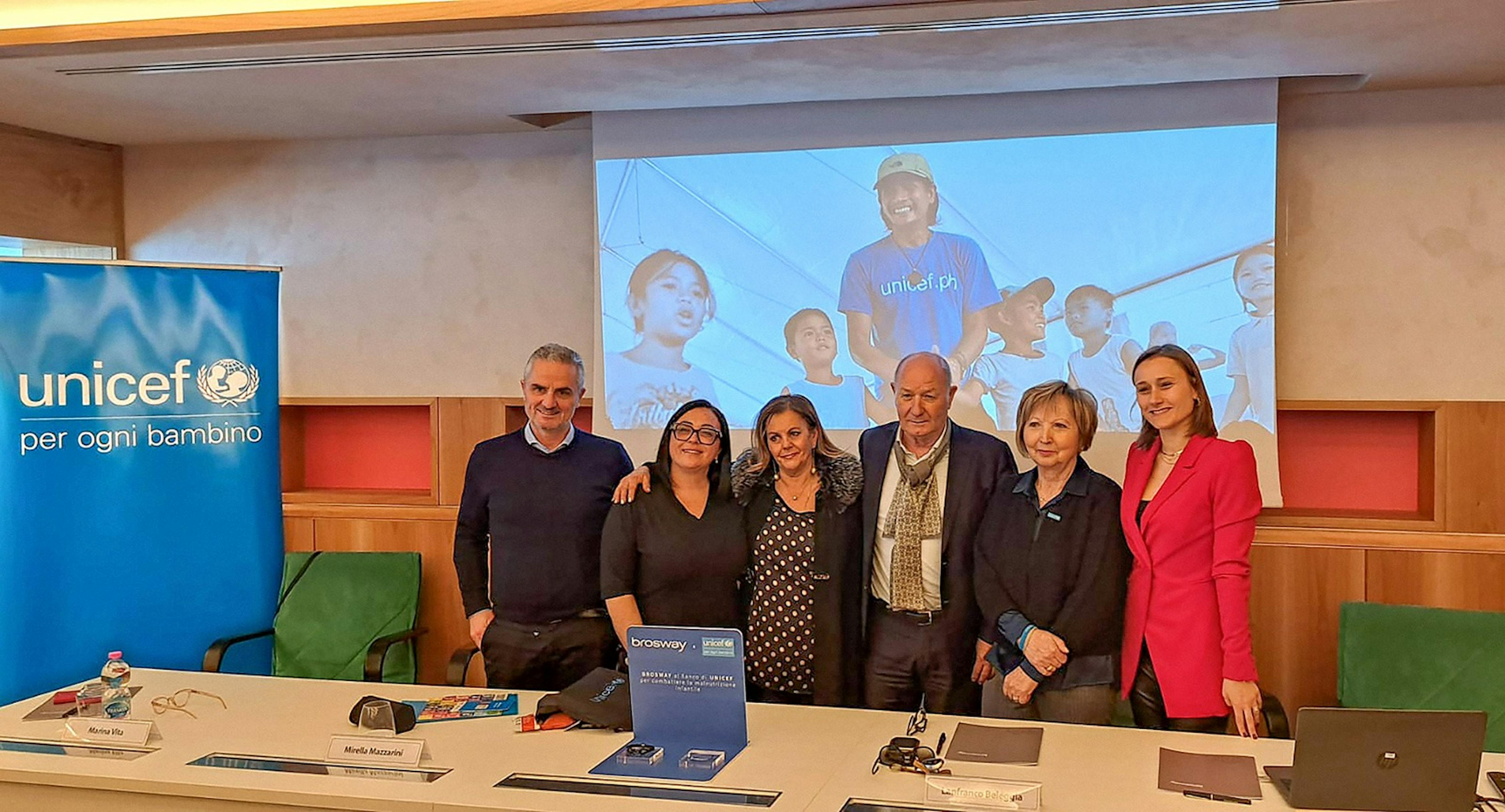 ll Sindaco di Grottazzolina  Alberto Antognozzi, l’assessora di Montegiorgio Michela Vita, la  Presidente UNICEF del comitato di Fermo Marina Vita,  la Presidente UNICEF delle Marche Mirella Mazzarini,il Presidente del gruppo Bros Manifatture Lanfranco Beleggia e infine sua figlia la CEO di Bros USA Beatrice Beleggia.