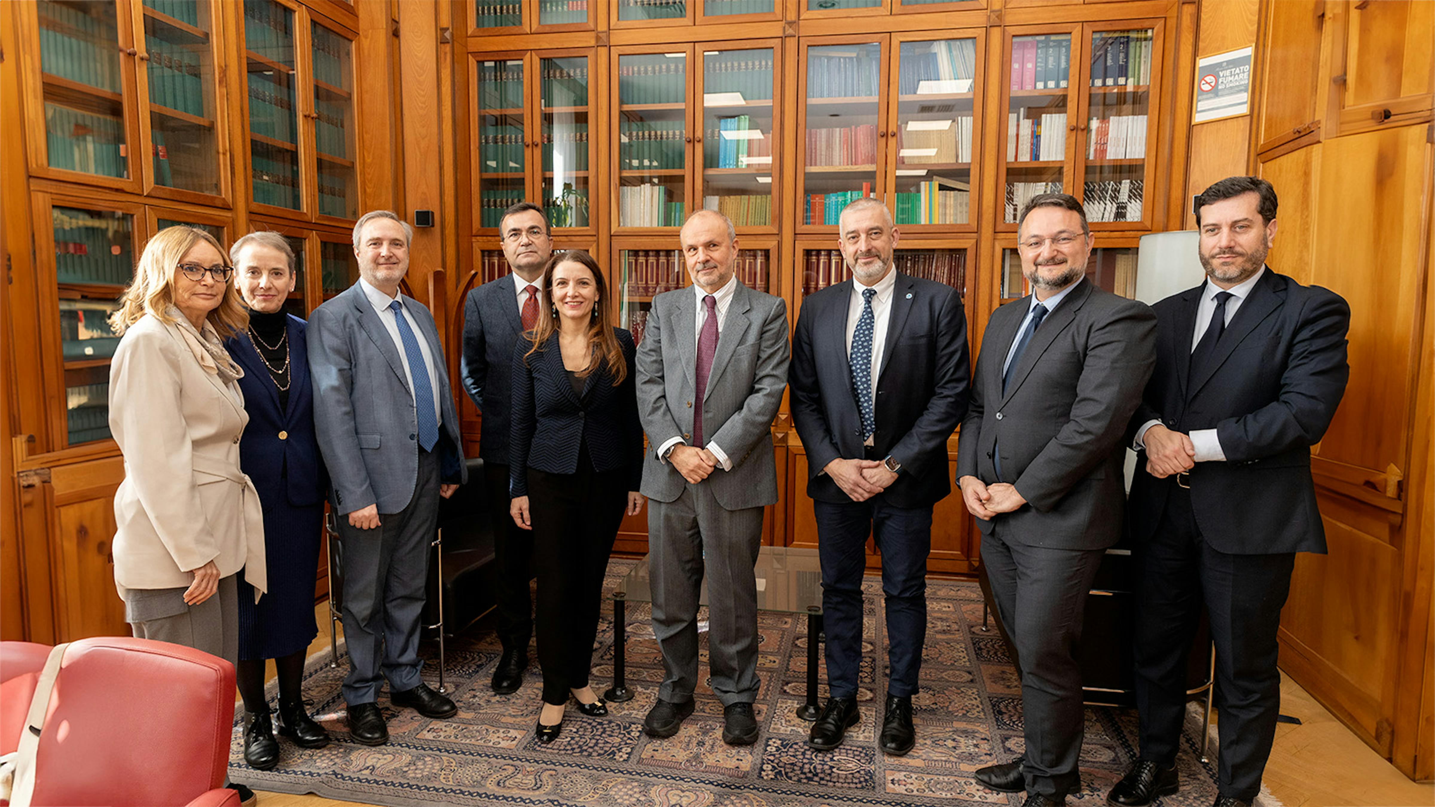 Foto di gruppo della delegazione UNICEF con il Ministro della Salute Orazio Schillaci