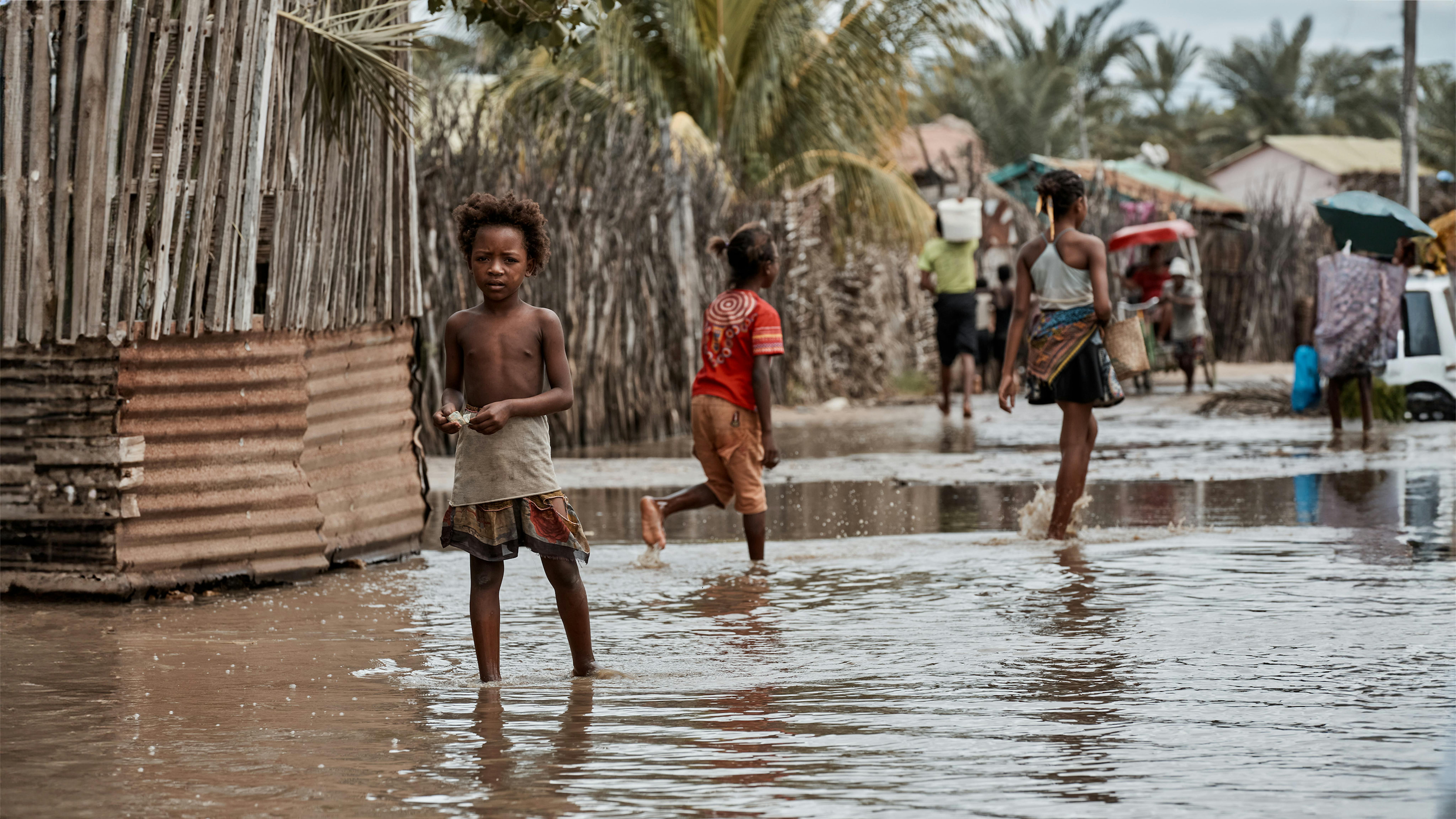 Madagascar - il passaggio del ciclone Freddy che ha allagato le strade di Motombe