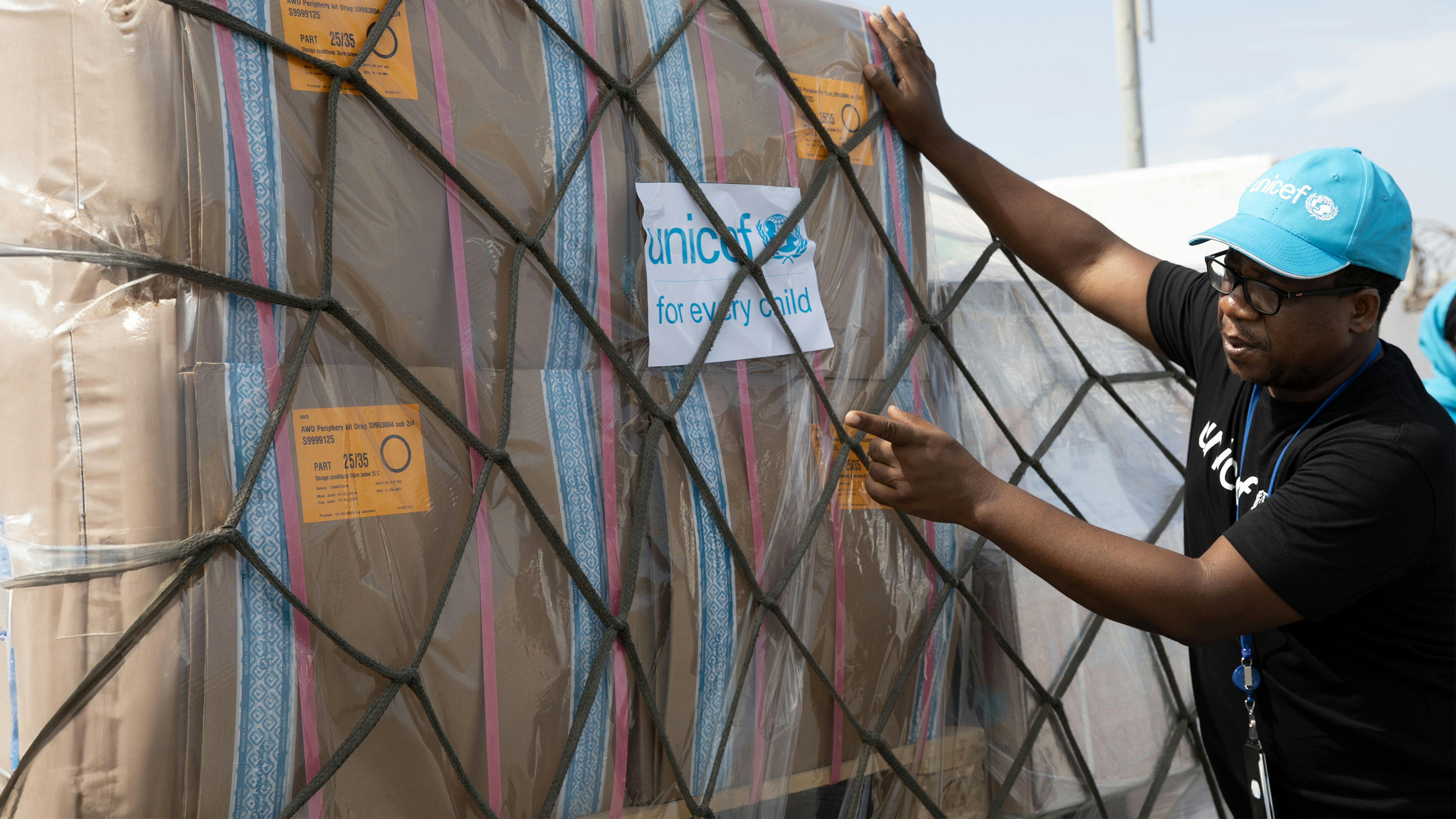 Somalia, l'arrivo della fornitura di vaccini per affrontare l'epidemia di colera.