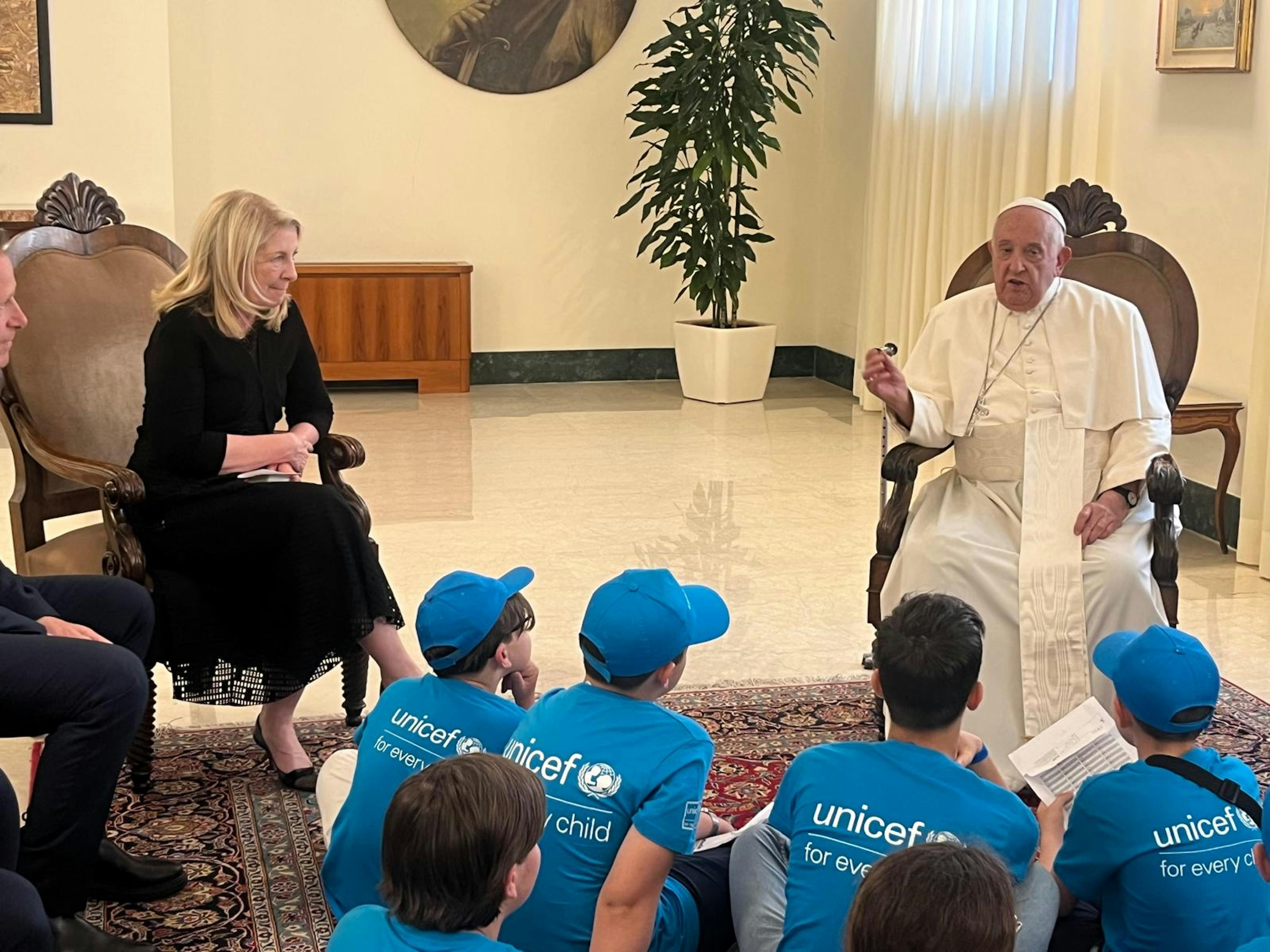 Un momento dell'incontro: la Direttrice Generale dell'UNICEF, Catherine Russell  e Papa Francesco
