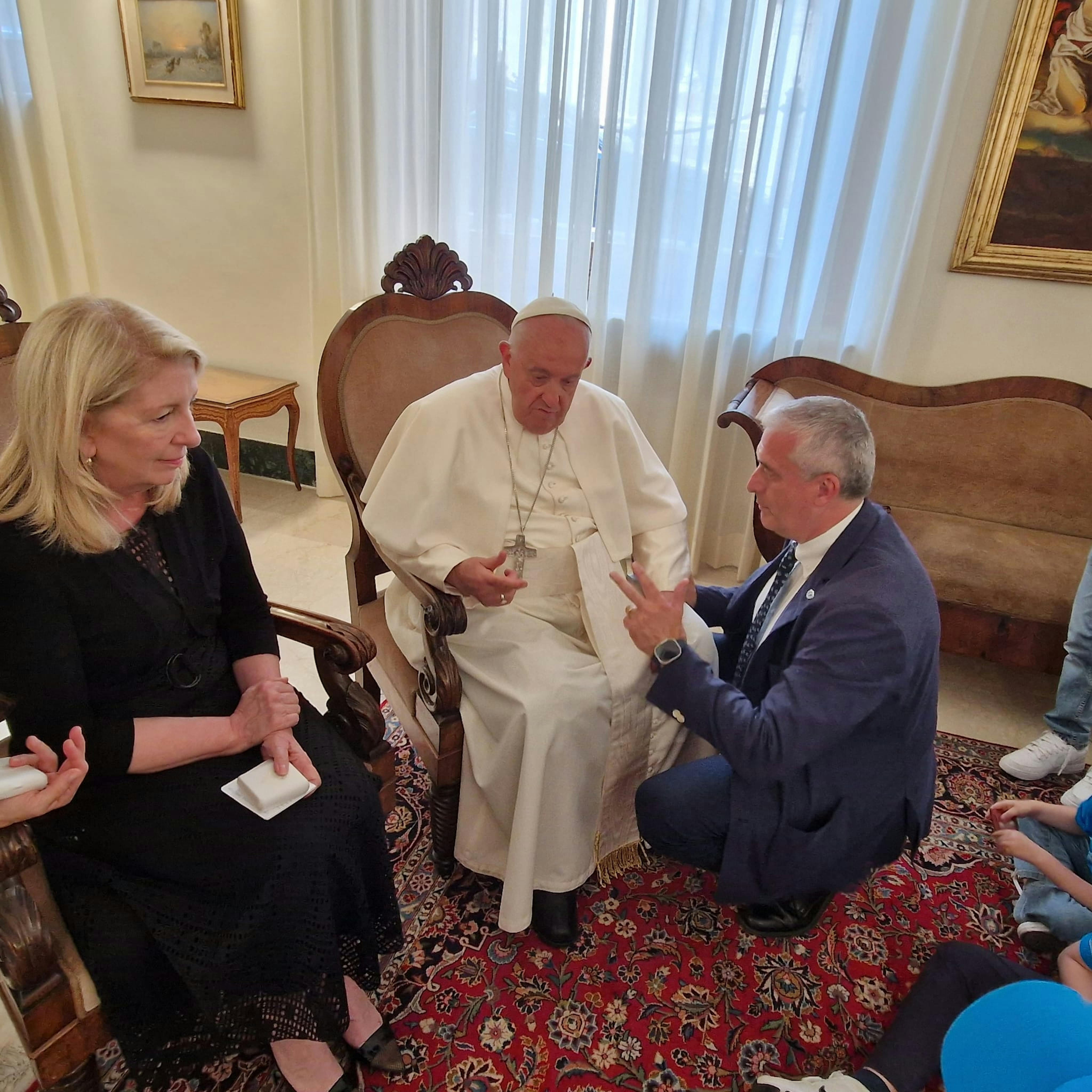 La Direttrice Generale dell'UNICEF Carherine Russell, Papa Francesco e Paolo Rozera, Direttore Generale dell'UNICEF Italia
