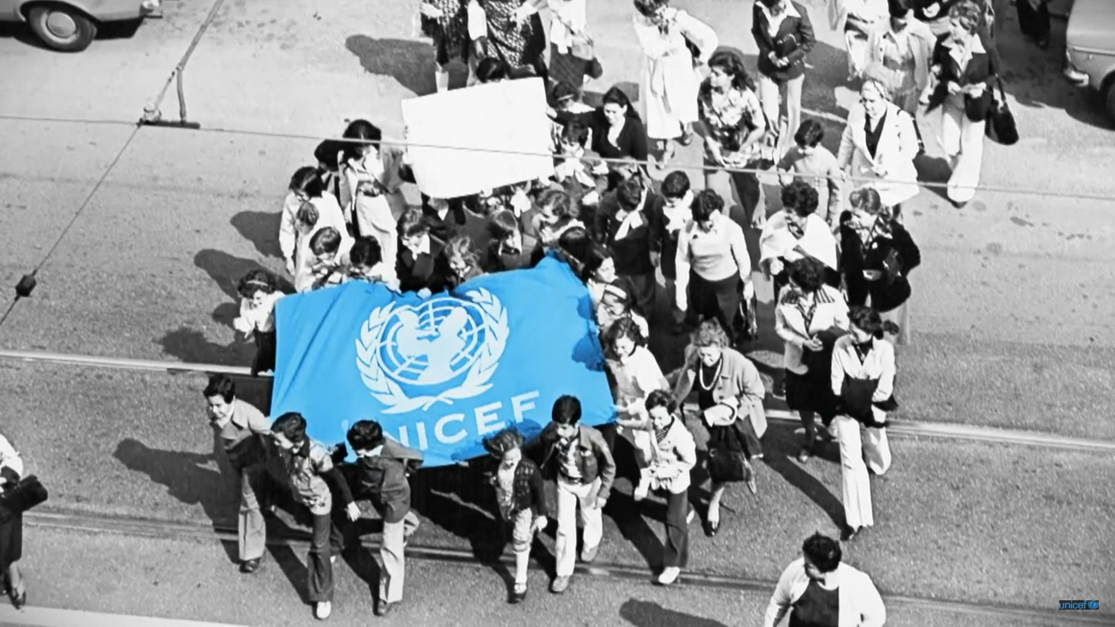 Un fotogramma del video dedicato ai 50 anni dell'UNICEF Italia