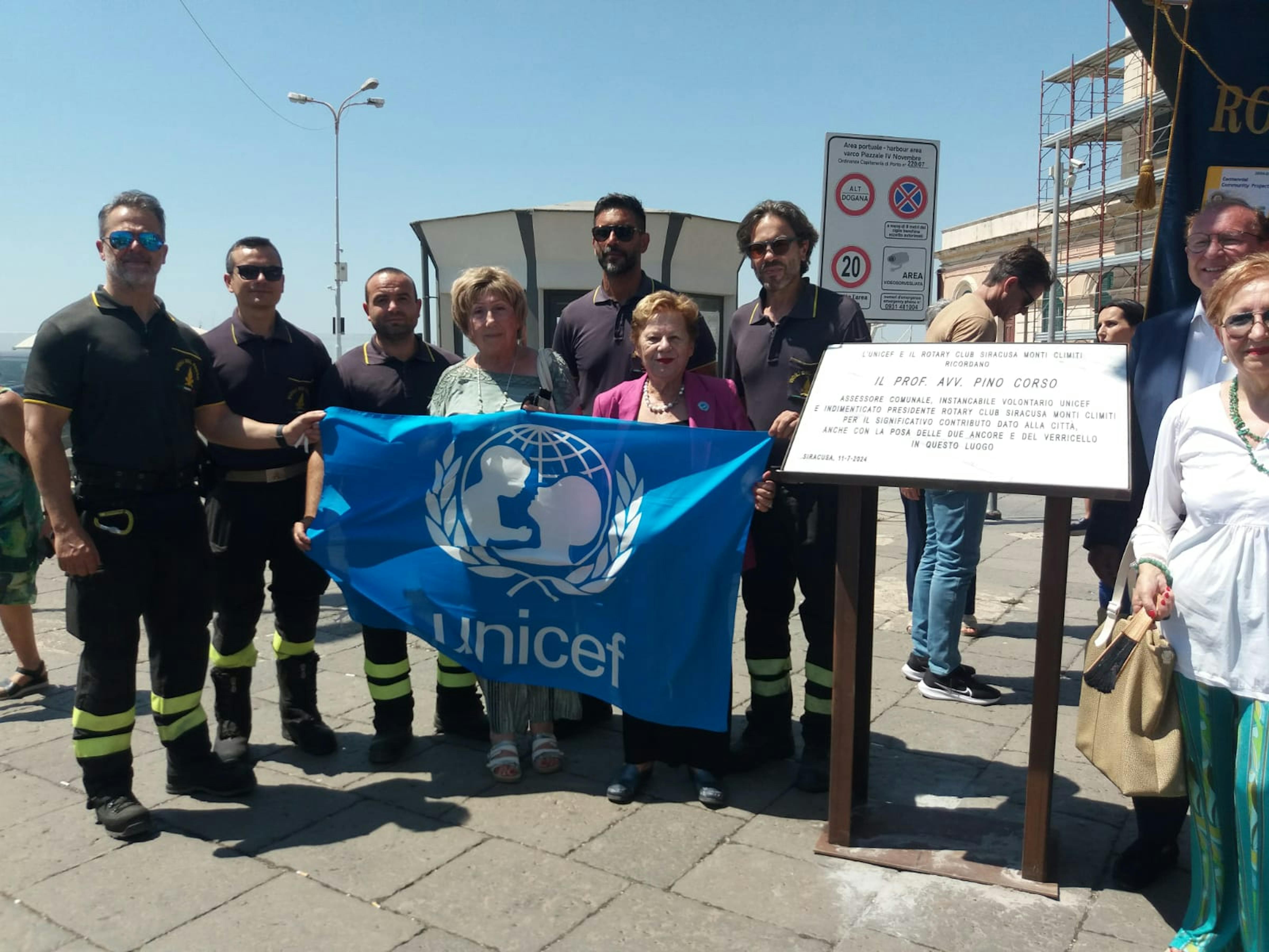 Siracusa - un momento della cerimonia la presidente unicef Carmela Pace la Presidente del  Comitato Prov.le UNICEF Siracusa Pina Cannizo