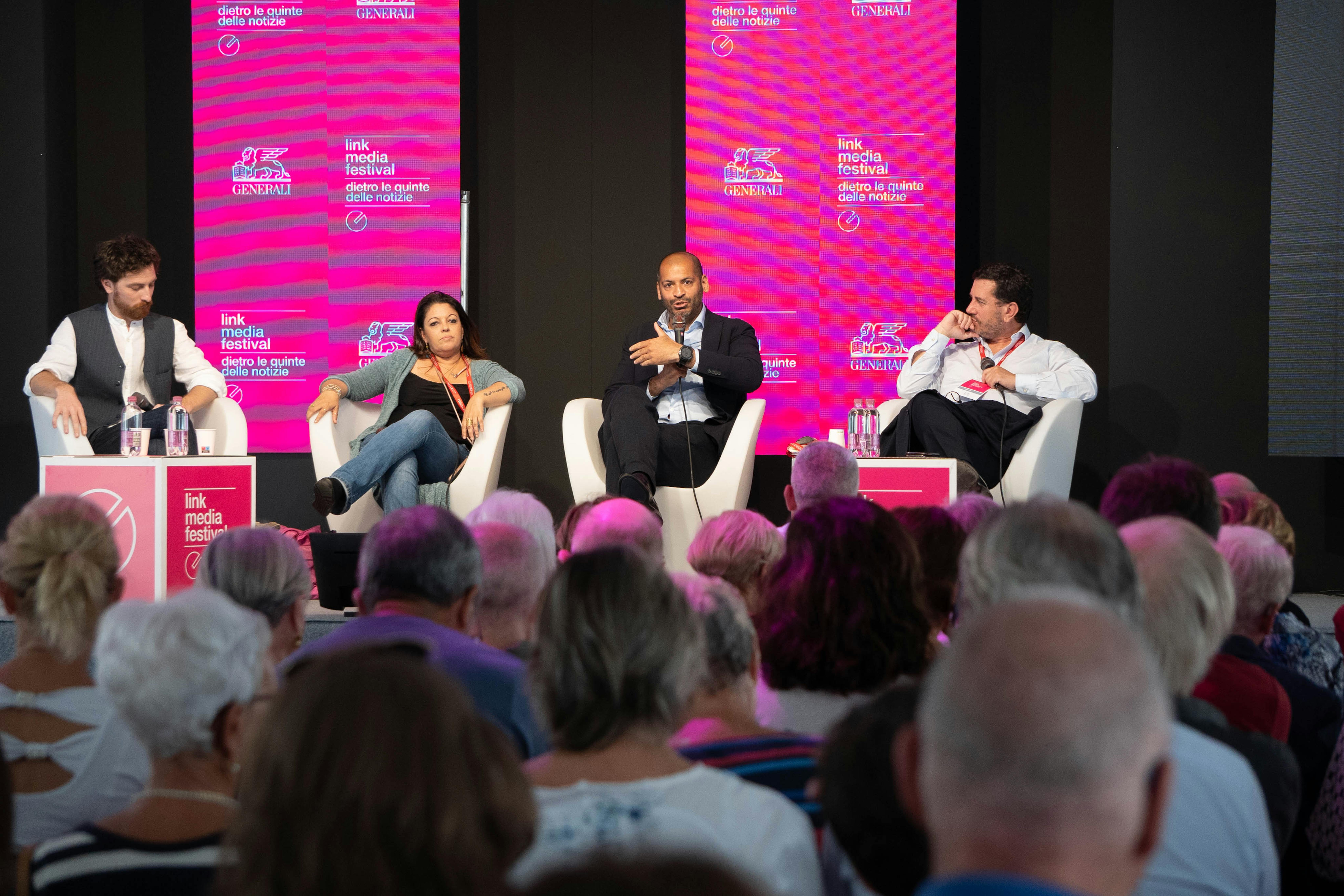 Daniele Bellocchio, reporter, Barbara Schiavulli co-founder e direttrice Radio Bullets, Adnan Sarwar, filmmaker e photographer e Andrea Iacomini, portavoce dell'UNICEF Italia