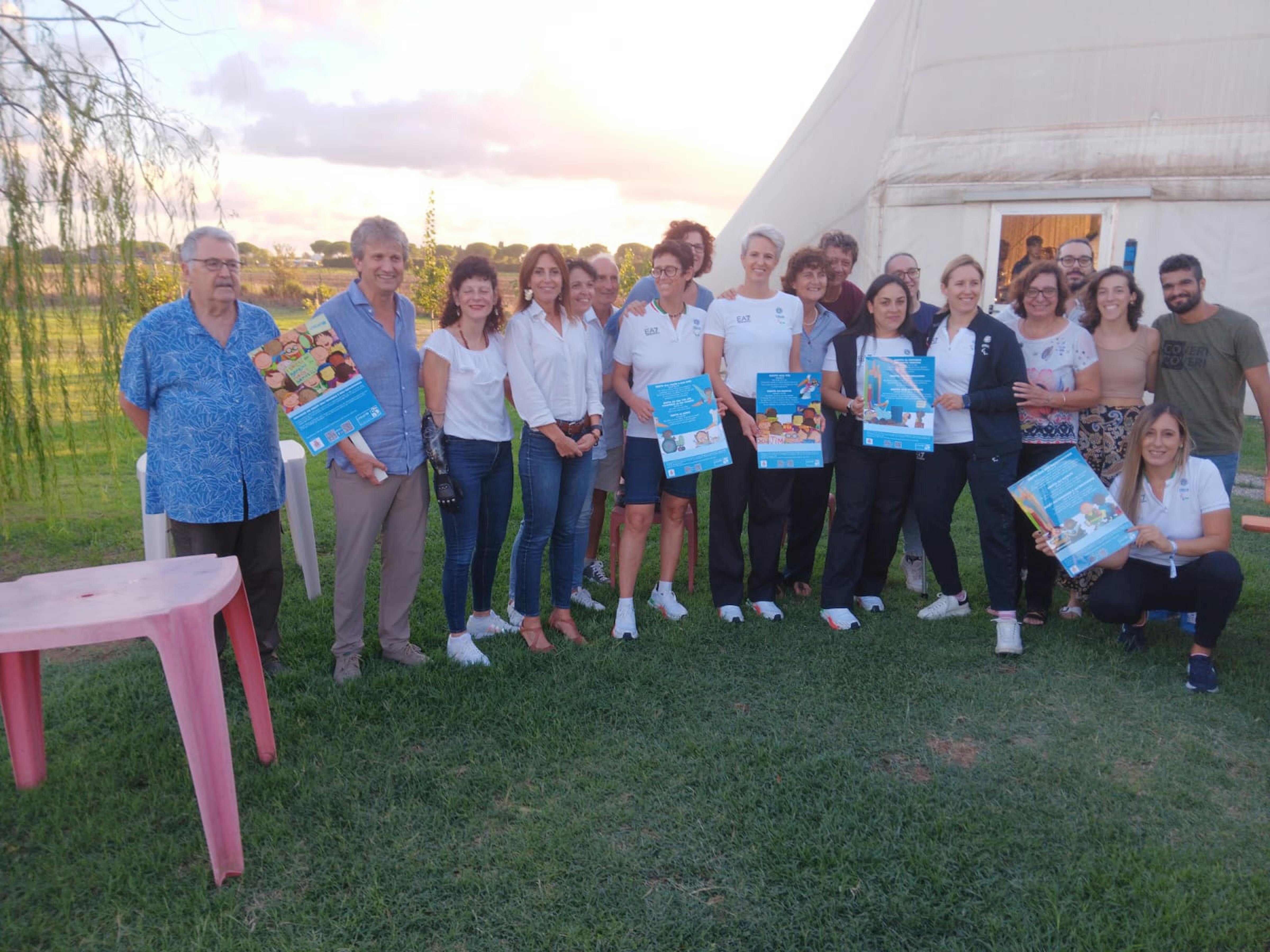 PI-il team del Centro Sportivo DREAM con Massimiliano Angori-presidente Provincia, Frida Scarpa, assessore allo sport del Comune Pisa e Giuseppe De Benedittis presidente UNICEF Pisa
