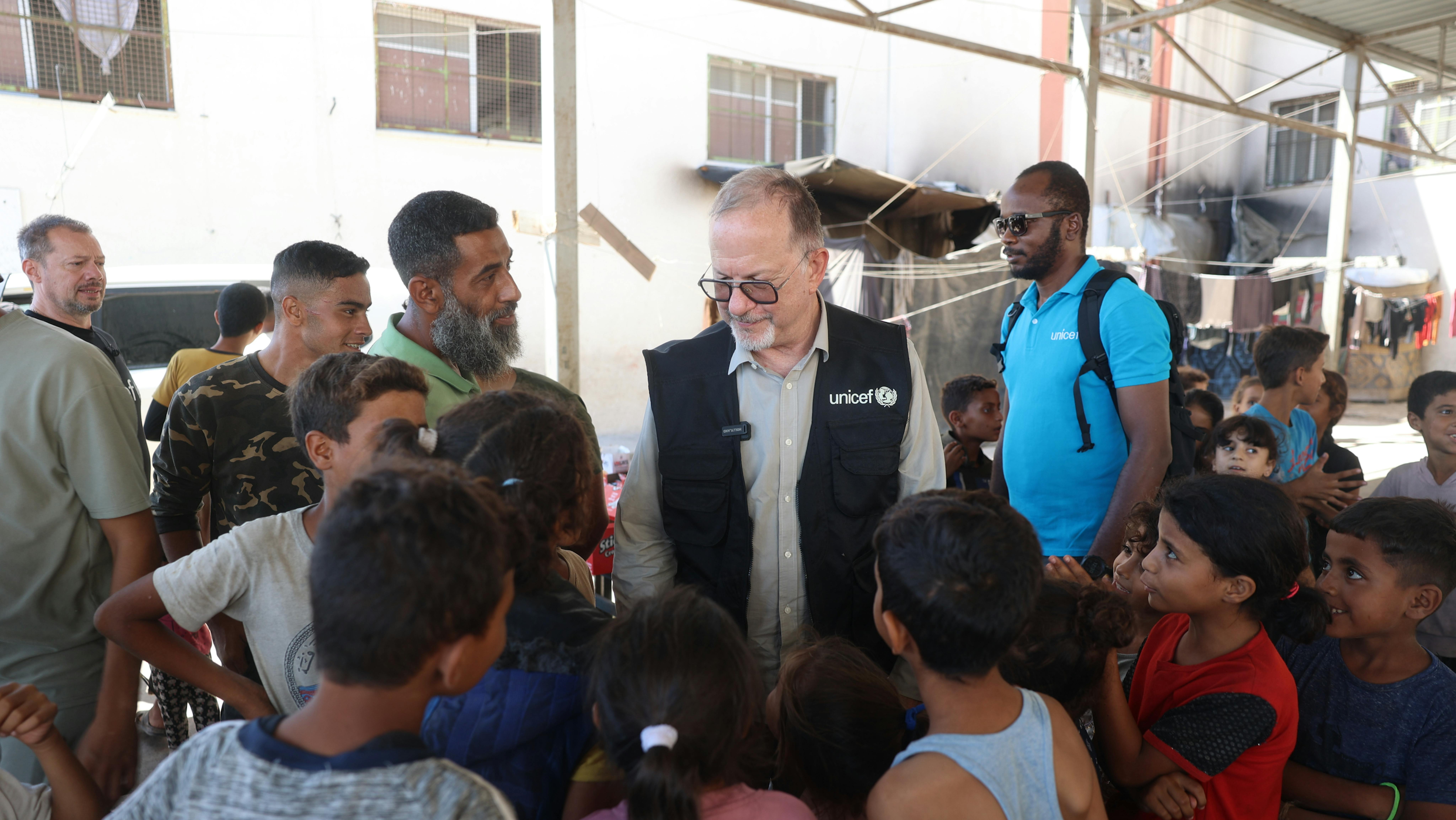 ed Chaiban, vicedirettore esecutivo della Jarar Al Qdwa School di Khan Yunis, nella Striscia di Gaza meridionale, dove ha visitato il centro medico per la malnutrizione