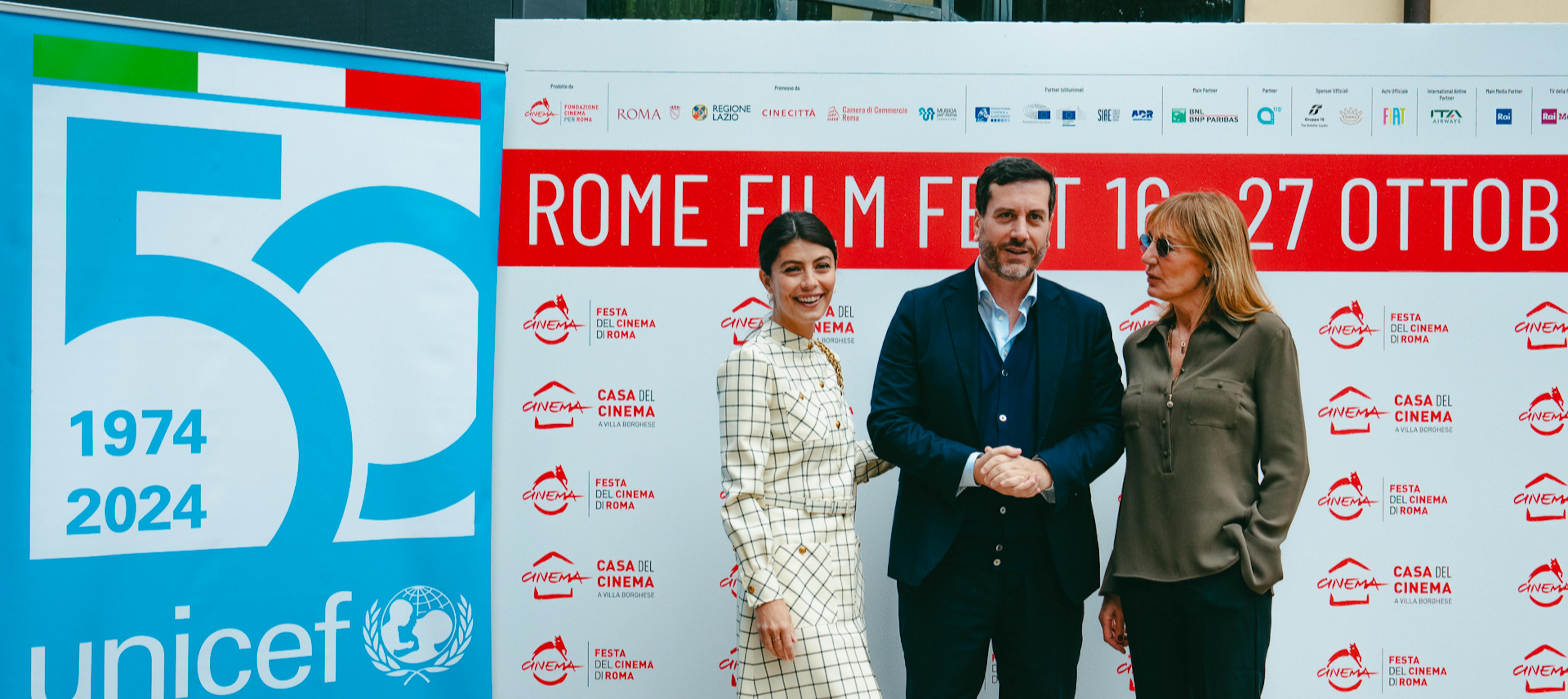 Nella foto, Alessandra Mastronardi, Ambasciatrice dell’UNICEF Italia, Andrea Iacomini, Portavoce dell’UNICEF Italia e Francesca Via, Direttrice Generale della Fondazione Cinema per Roma.