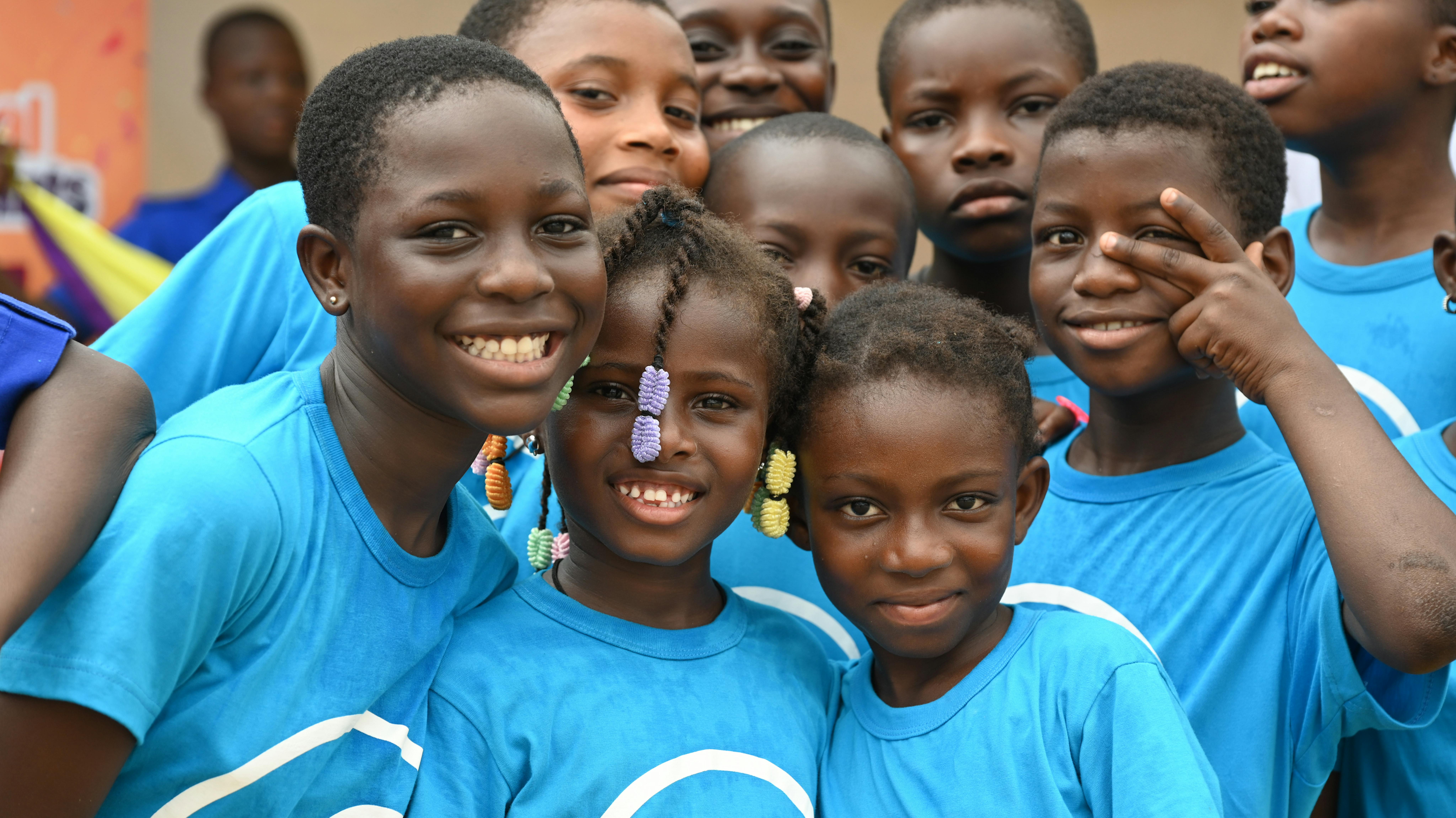 Per la Giornata mondiale dell'infanzia, i bambini partecipano al Festival internazionale FIVE per i diritti dell'infanzia, ad Abidjan, nella Costa d'Avorio meridionale.
