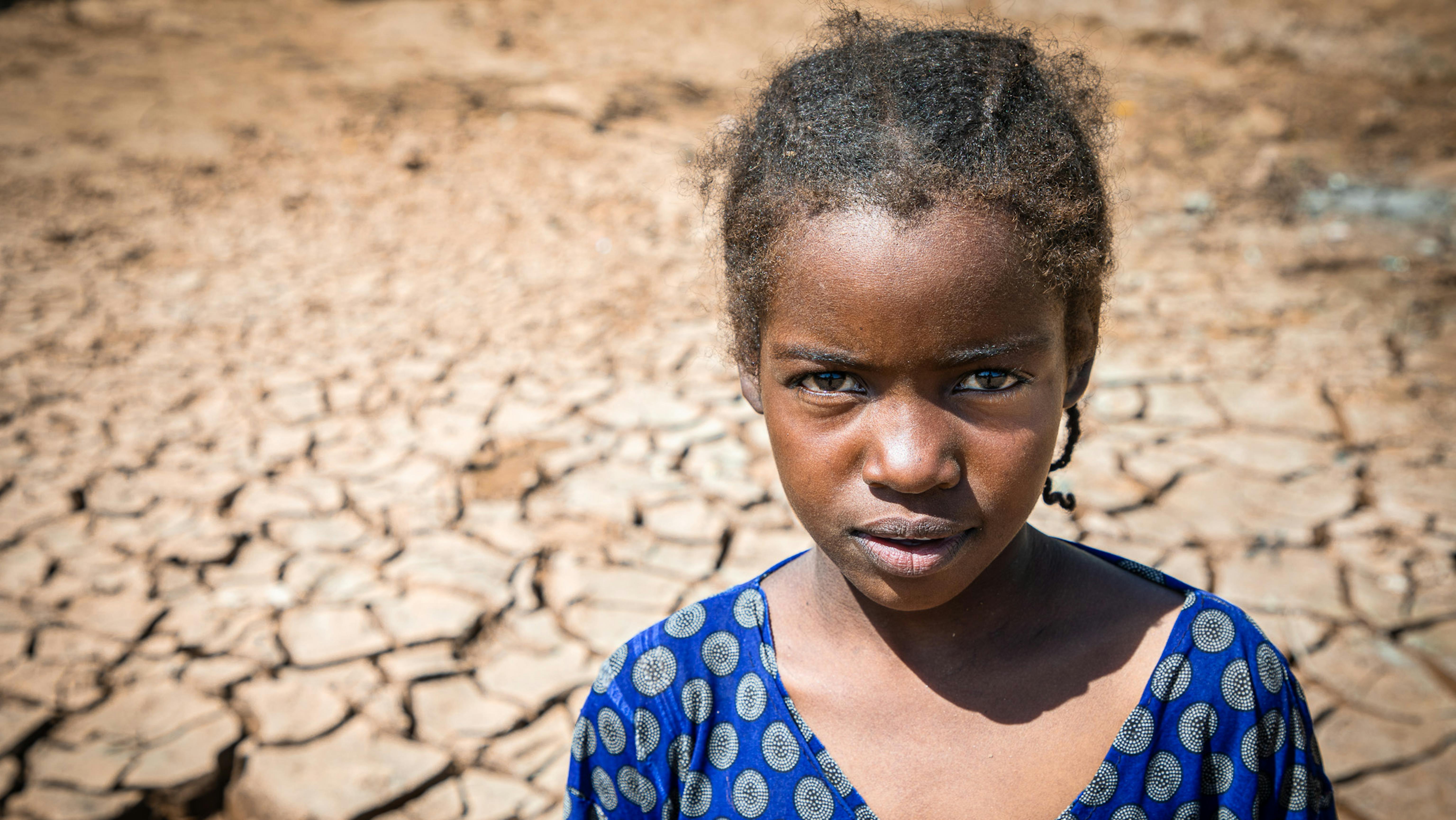 Etiopia - I sogni di Bintu sono in sospeso perchè una violenta inondazione nella regione somala dell'Etiopia ha chiuso la sua scuola, mettendo a repentaglio il suo sogno.
