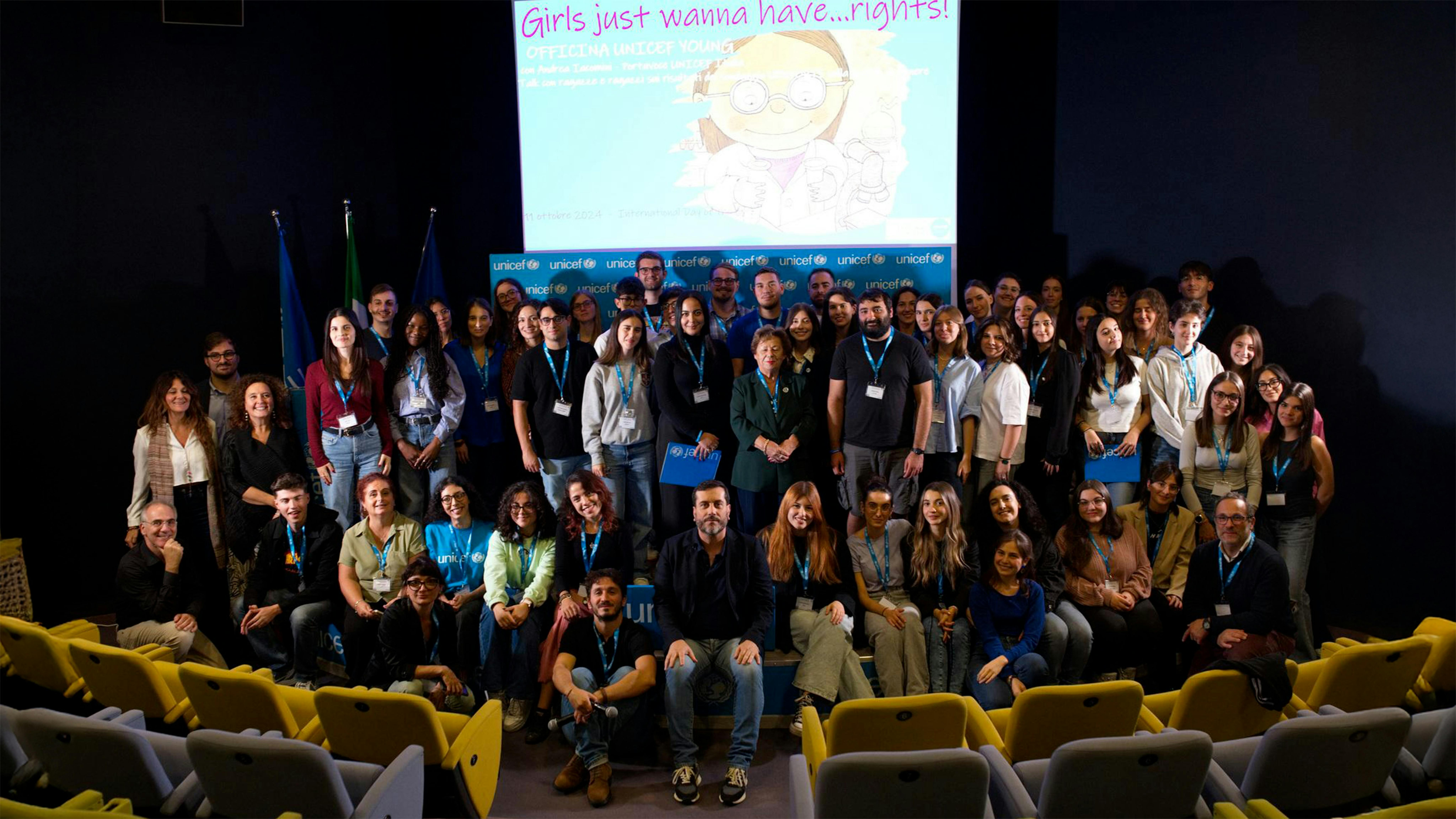 Foto di gruppo dei partecipanti all'Officina younicef sui Diritti delle Bambine