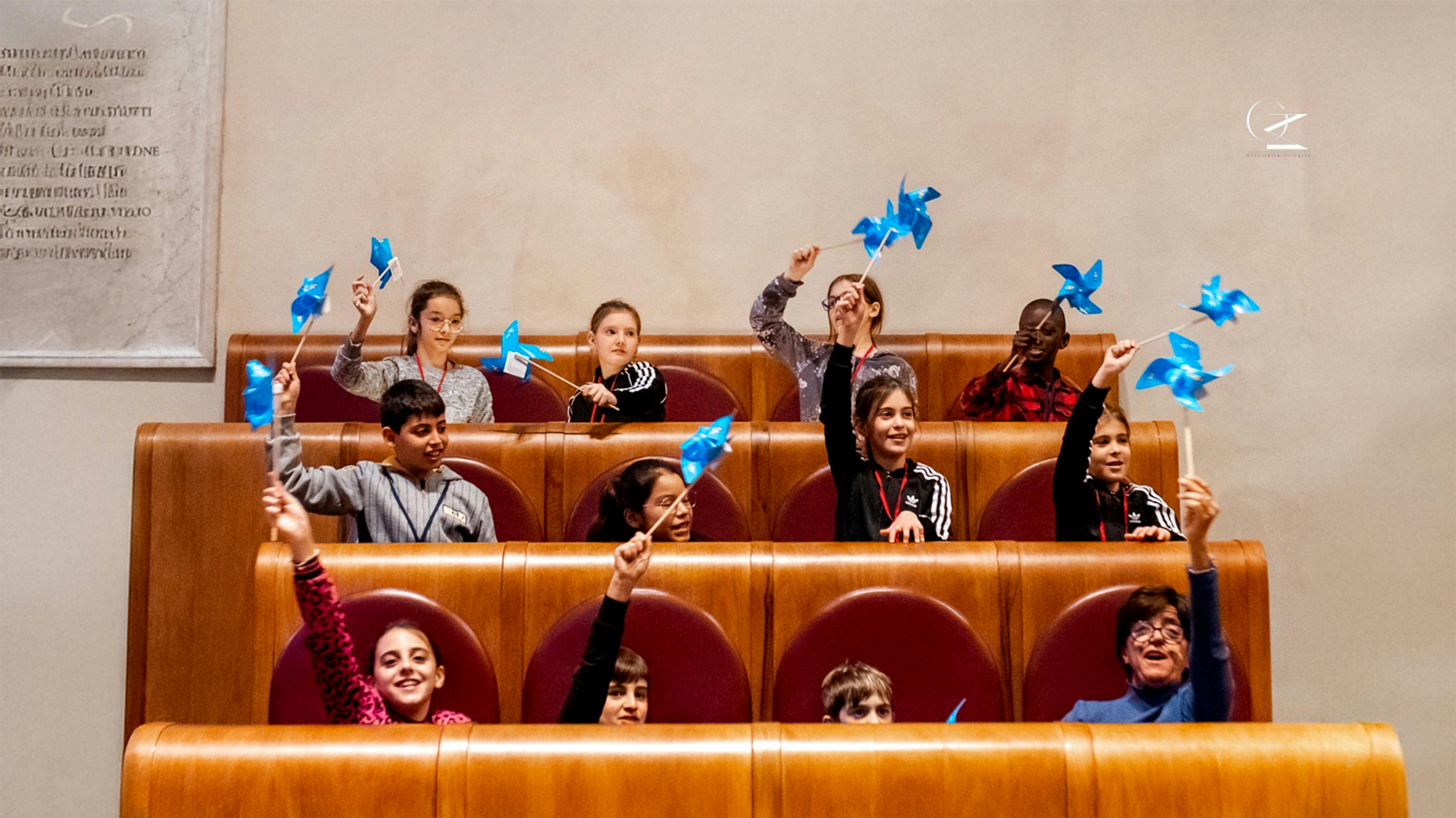 Bambini sugli spalti in Campidoglio in occasione della giornata del 20 novembre 2019