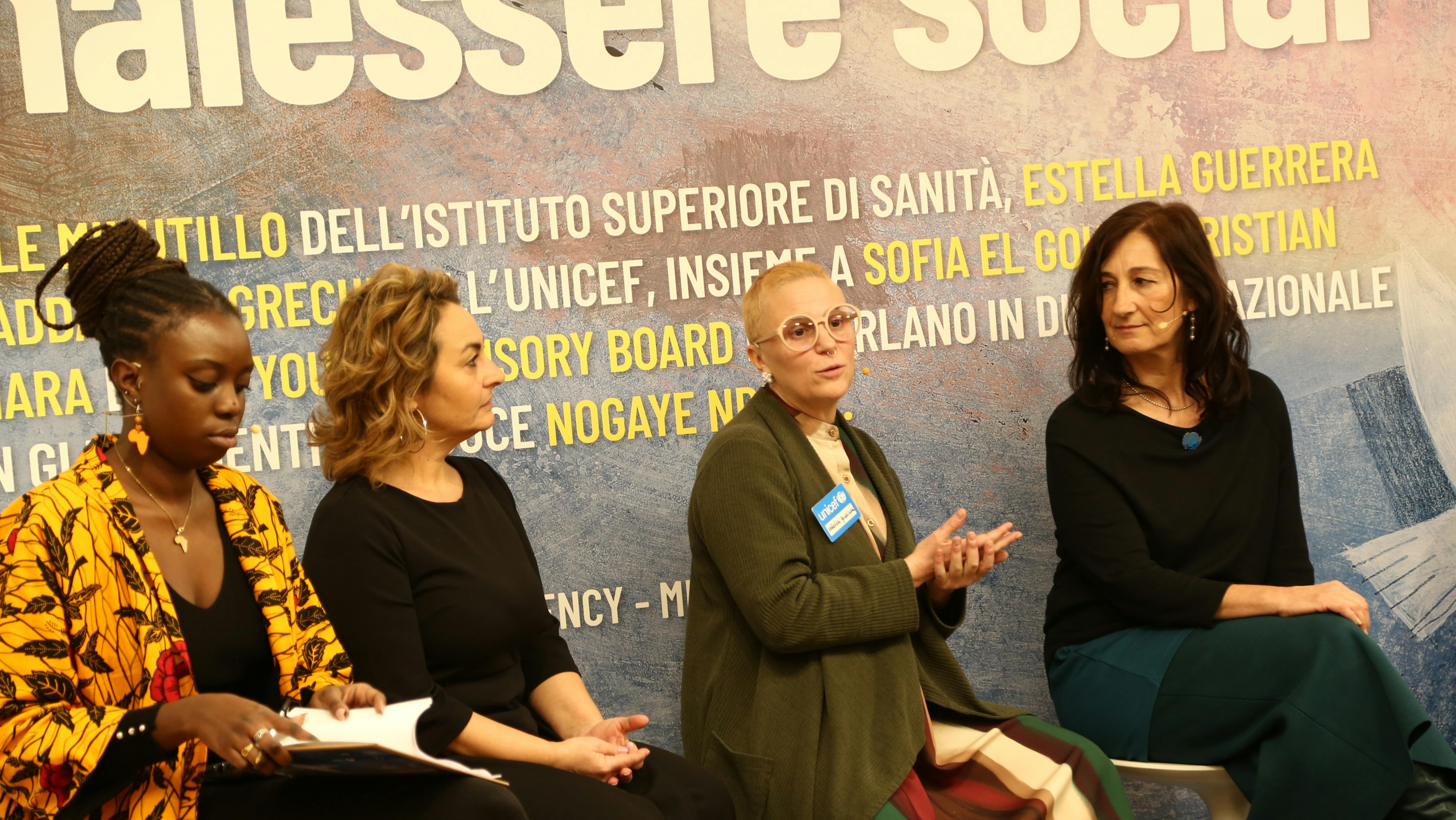 Gli interventi delle esperte dell’UNICEF Maddalena Grechi ed Estella Guerrera su social e benessere mentale e psicosociale