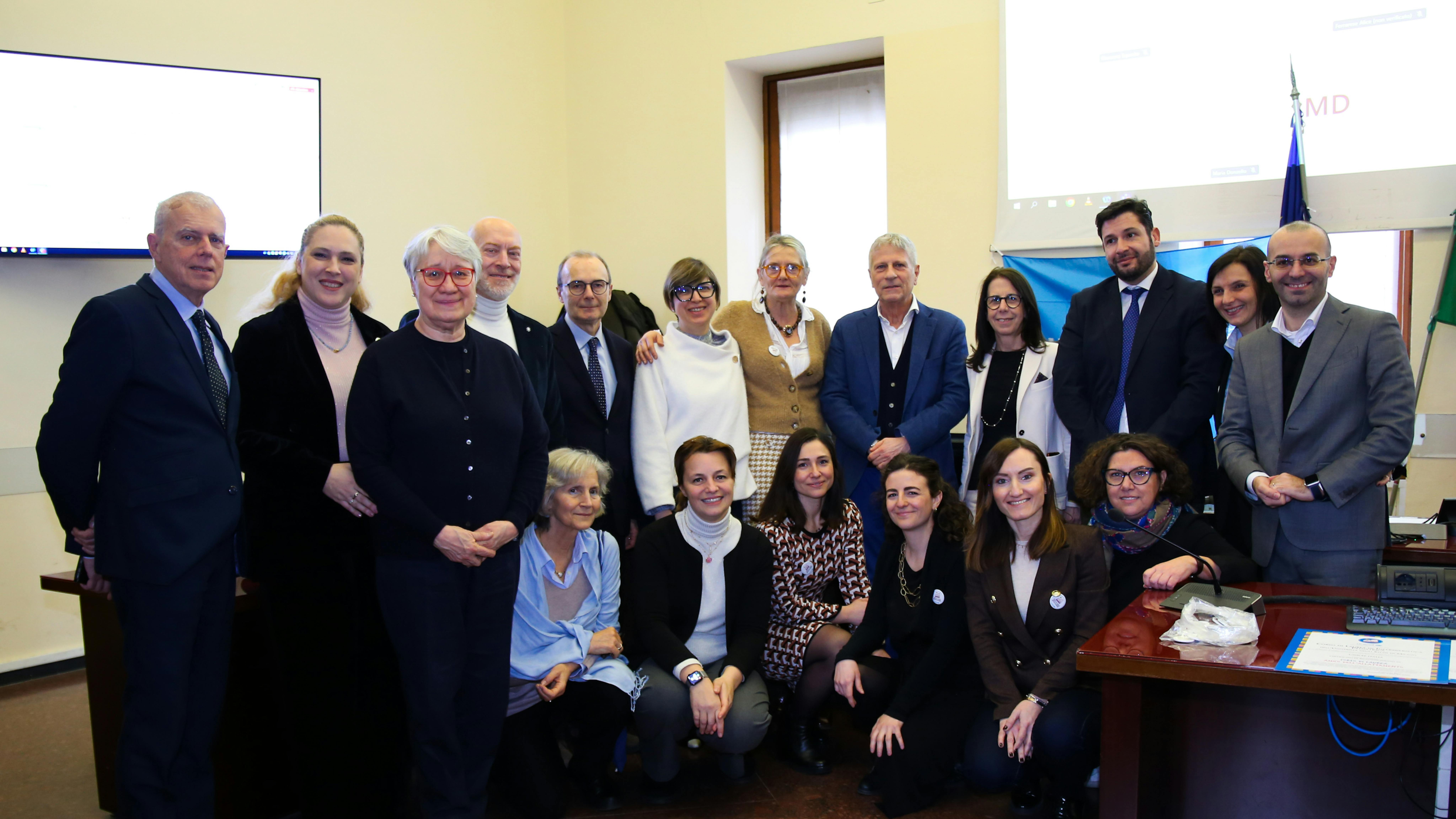 Foto di gruppo dei docenti dei Corsi di Laurea in Infermieristica Pediatrica e in Ostetricia dell’Università degli Studi di Milano - © Università degli Studi di Milano 2025