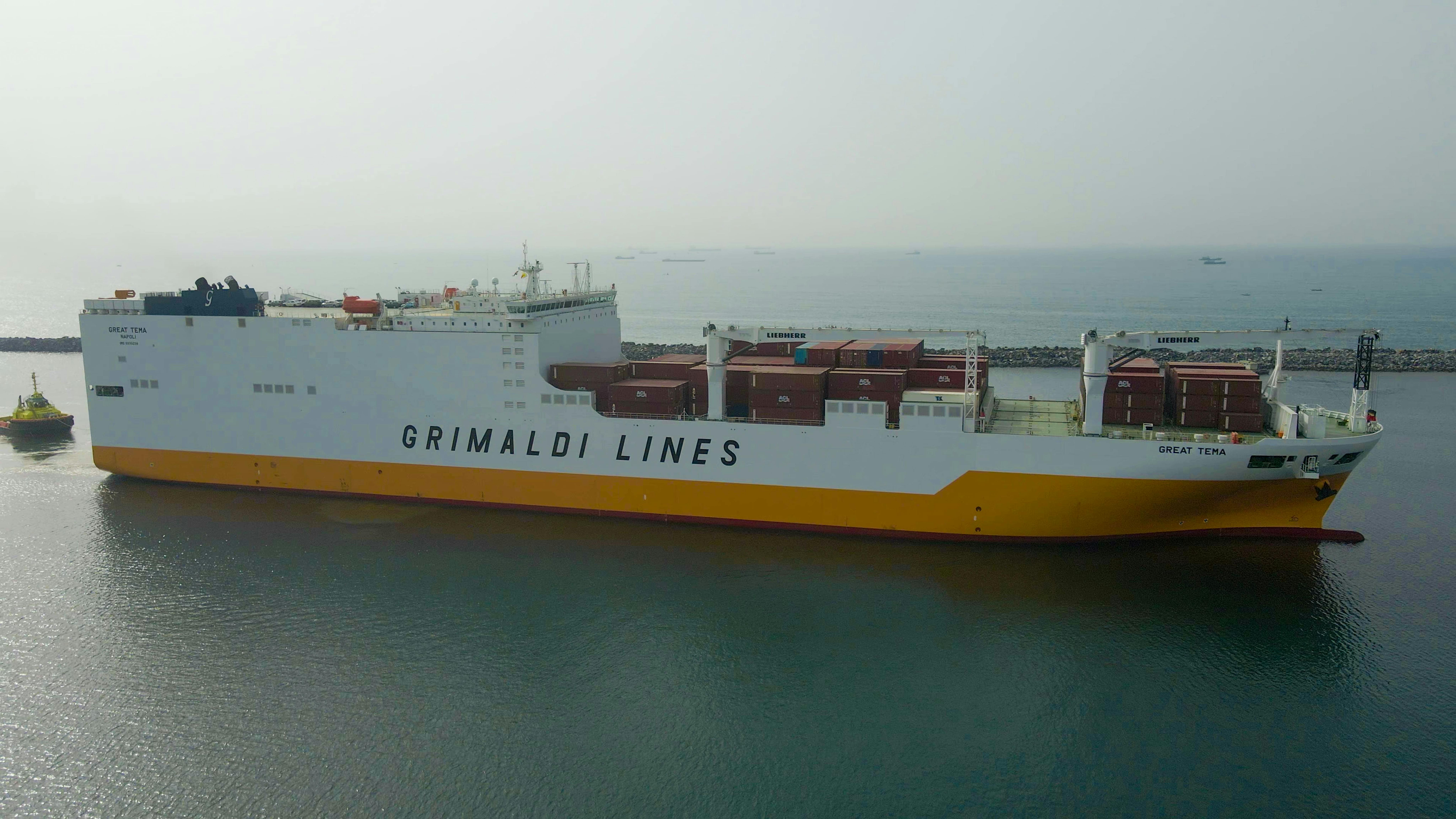 Una nave del gruppo Grimaldi Lines