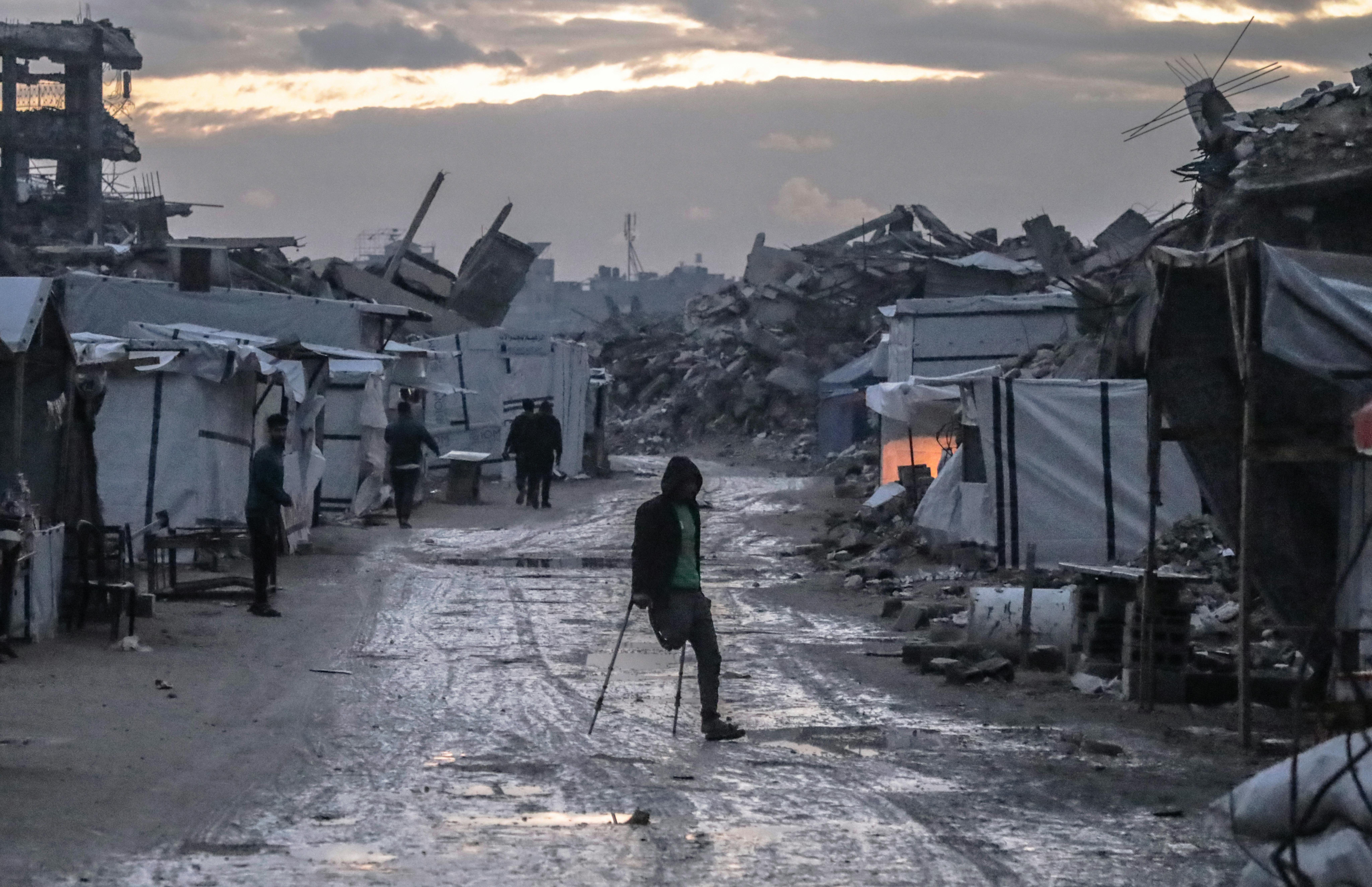 Gaza, foto dal campo di Jabalia scattate il 21 marzo 2025. Molte famiglie di quella zona erano tornate di recente alle loro case, ma i nuovi attacchi stanno mettendo di nuovo a rischio la vita dei bambini e dei loro genitori, oltre alle condizioni di vita estremamente disastrose.
