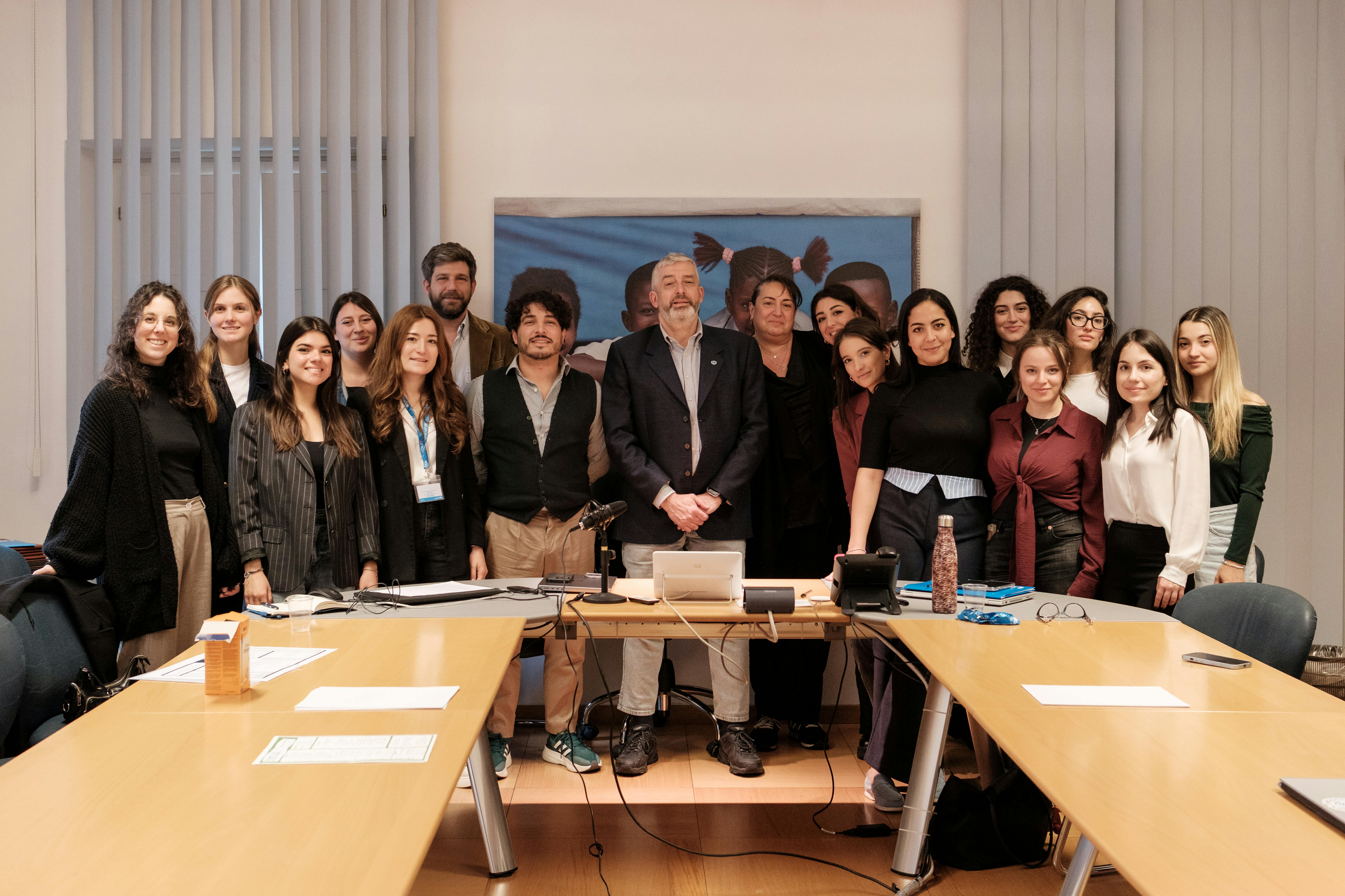 Foto di gruppo all'Hackathon 2025