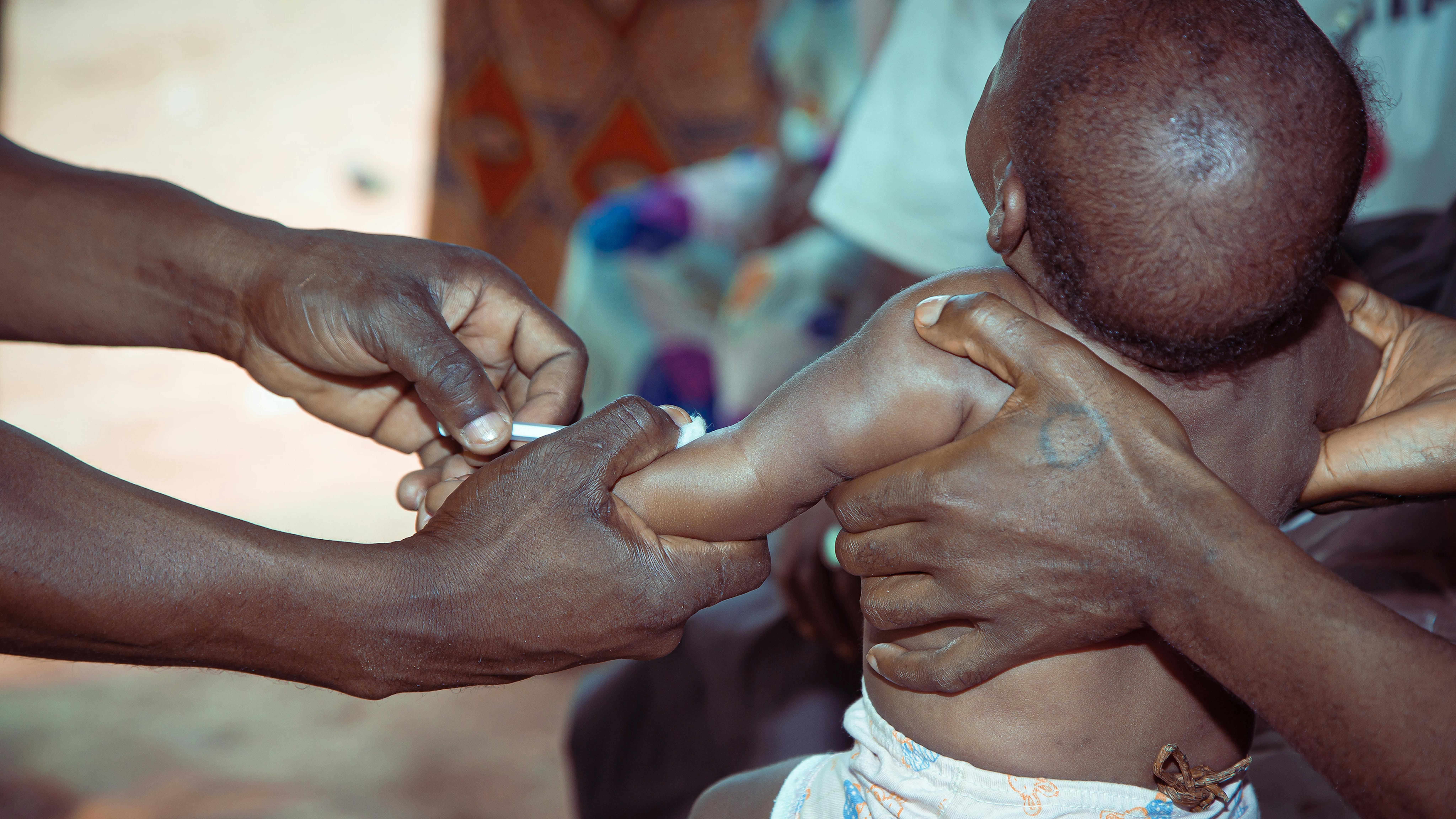 Gabon - Il Ministero della Salute, con il supporto di UNICEF e OMS, ha organizzato attività intensive di vaccinazione dal 4 all'8 febbraio 2025, per i bambini sotto i 5 anni e le donne in gravidanza