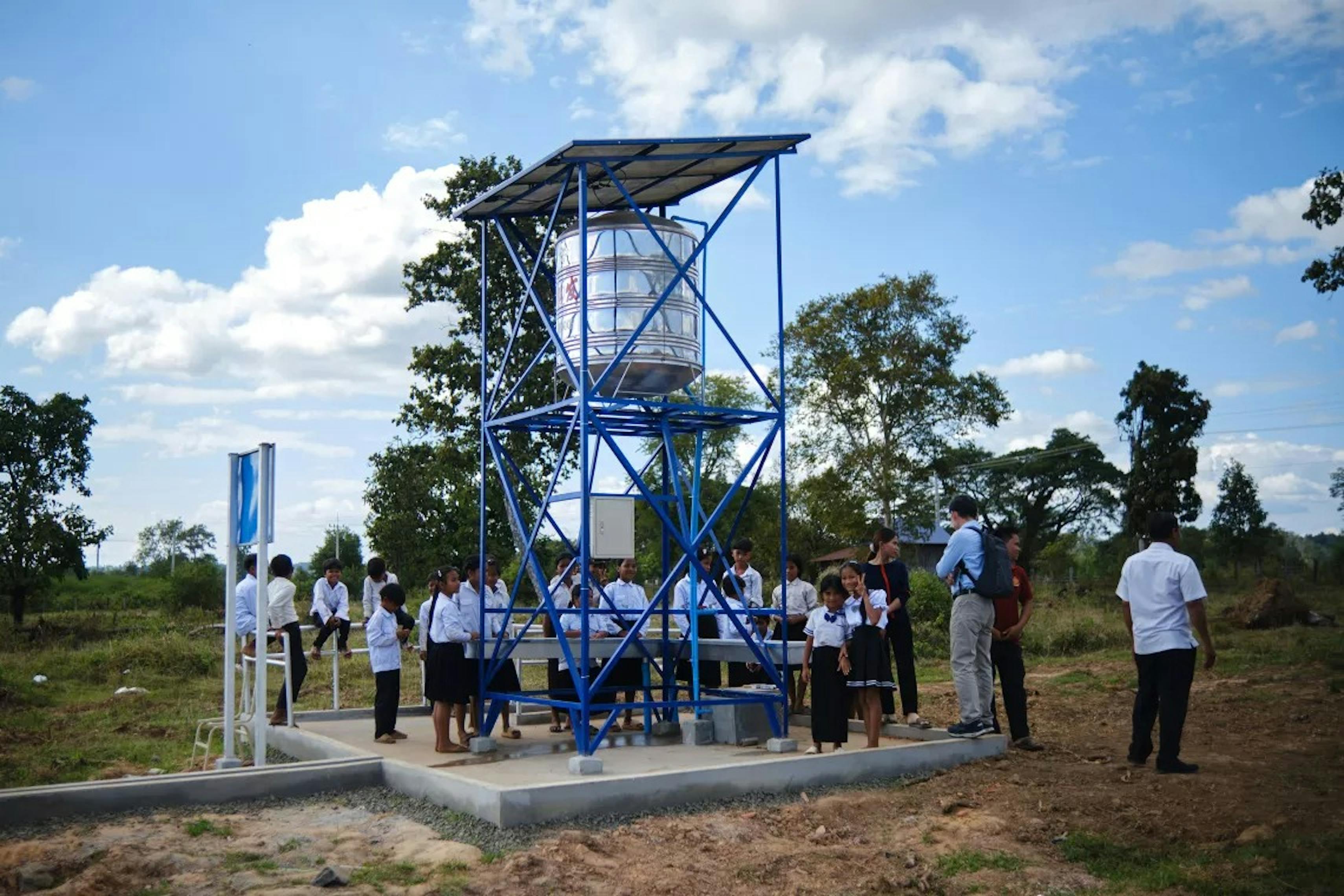 Sistema di pompaggio automatico nella scuola primaria La Paing 2 in Cambogia
