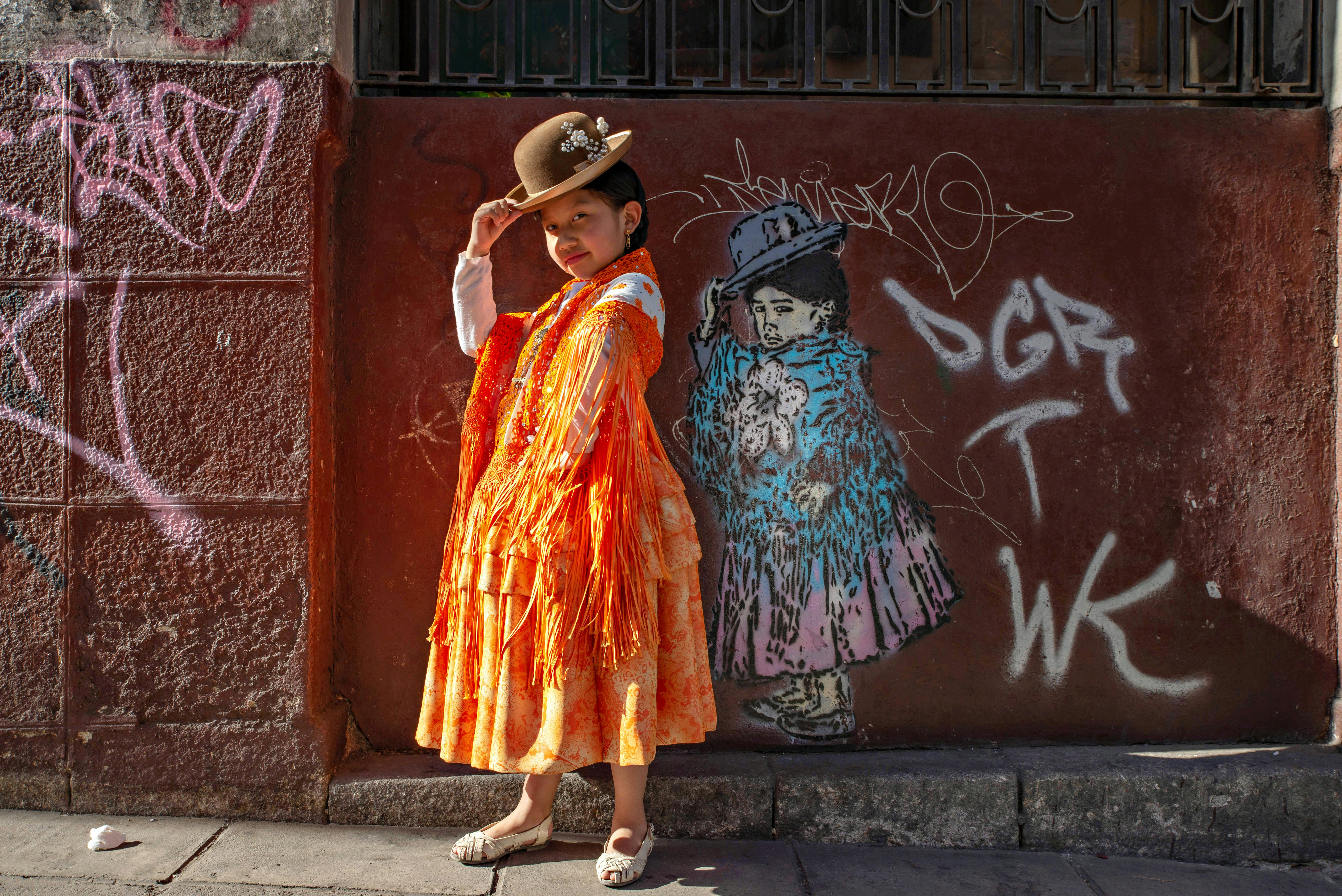 Quando Nathaly aveva circa due anni le è stato fatto un ritratto dalla fotografa Sara Aliaga Ticona. La foto è stata vista in tutto il mondo e ha anche ispirato un graffito. Sara ha detto che la forza mista a tenerezza che ha visto in Nathaly incarnava l’essenza delle Cholita.