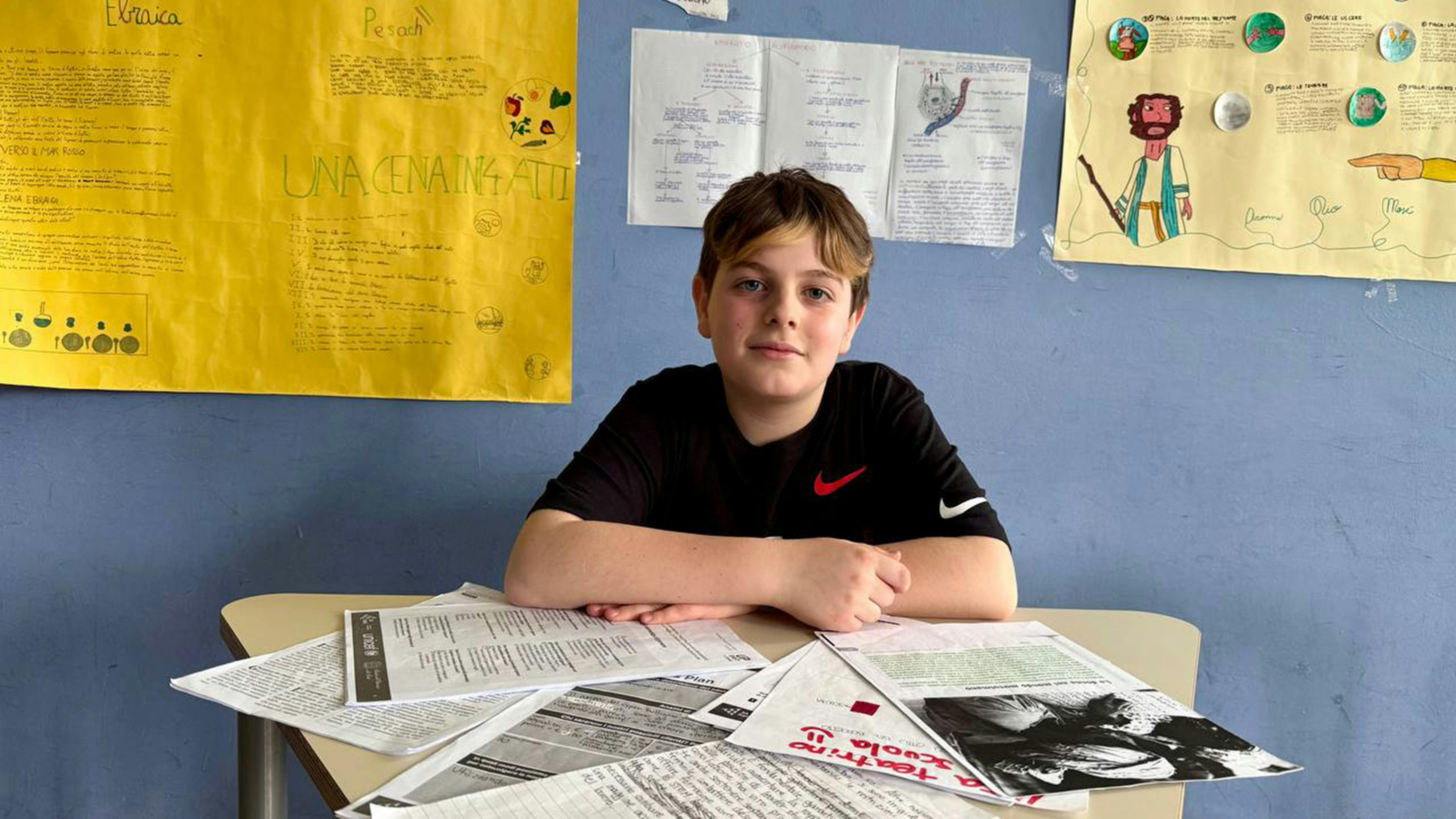 Matteo, 12 anni, ha guidato il suo gruppo in una rappresentazione teatrale contro gli stereotipi di genere