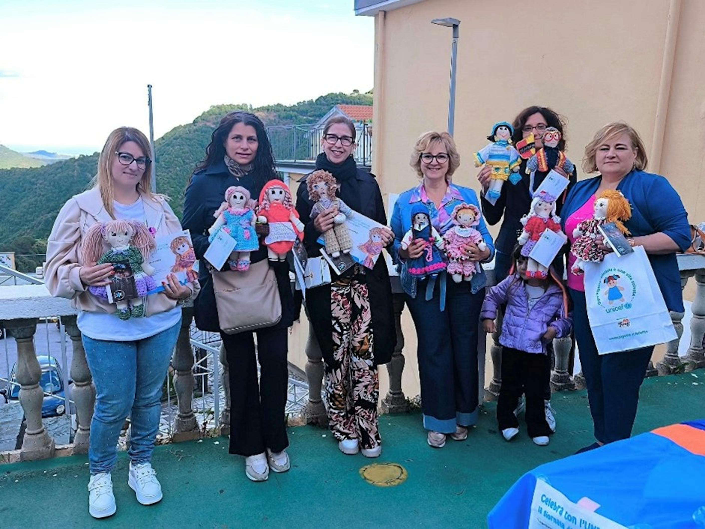 Le pigottare con le loro pigotte