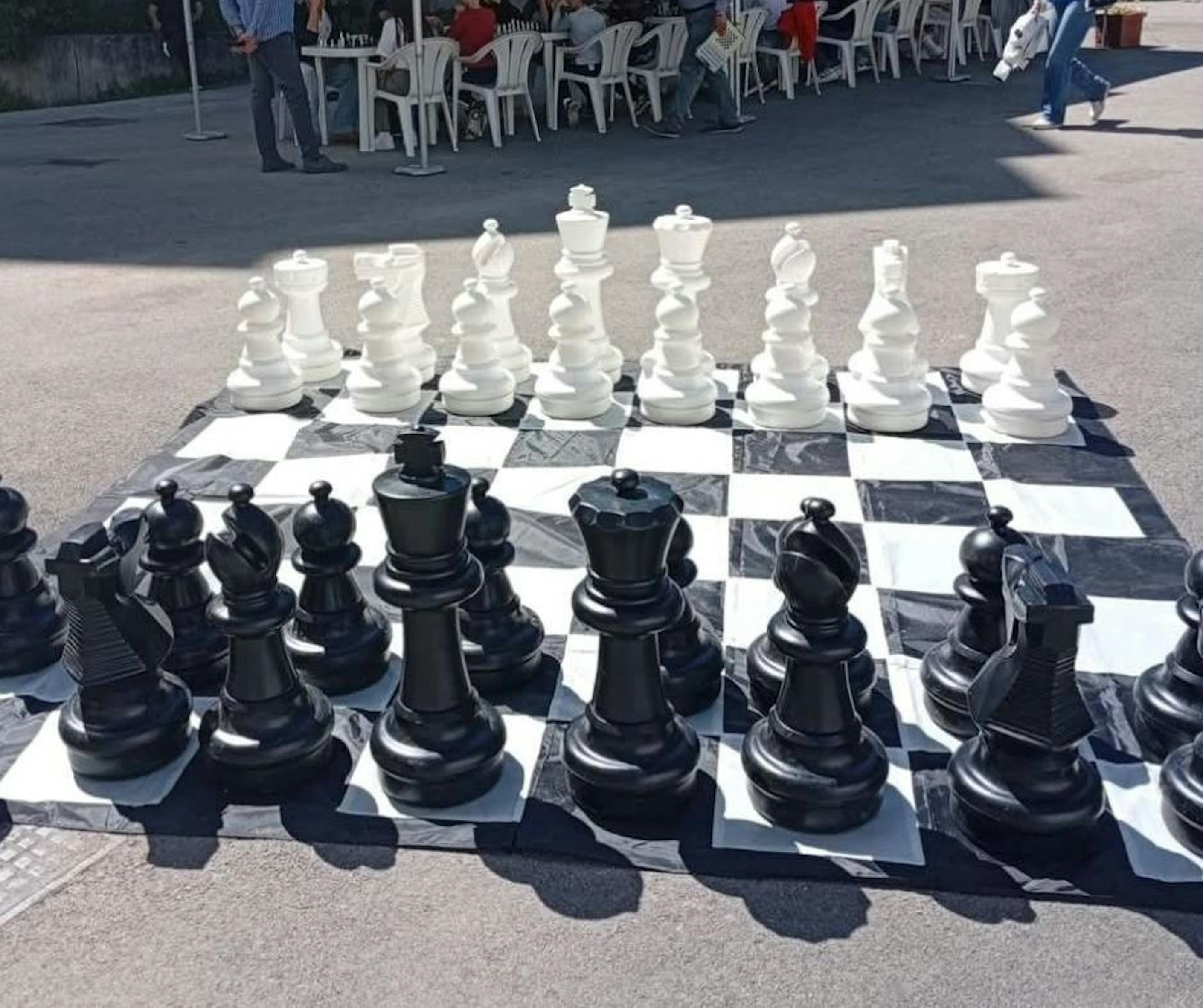 Particolare scacchiera gigante per il Diritto al Gioco ad Avellino