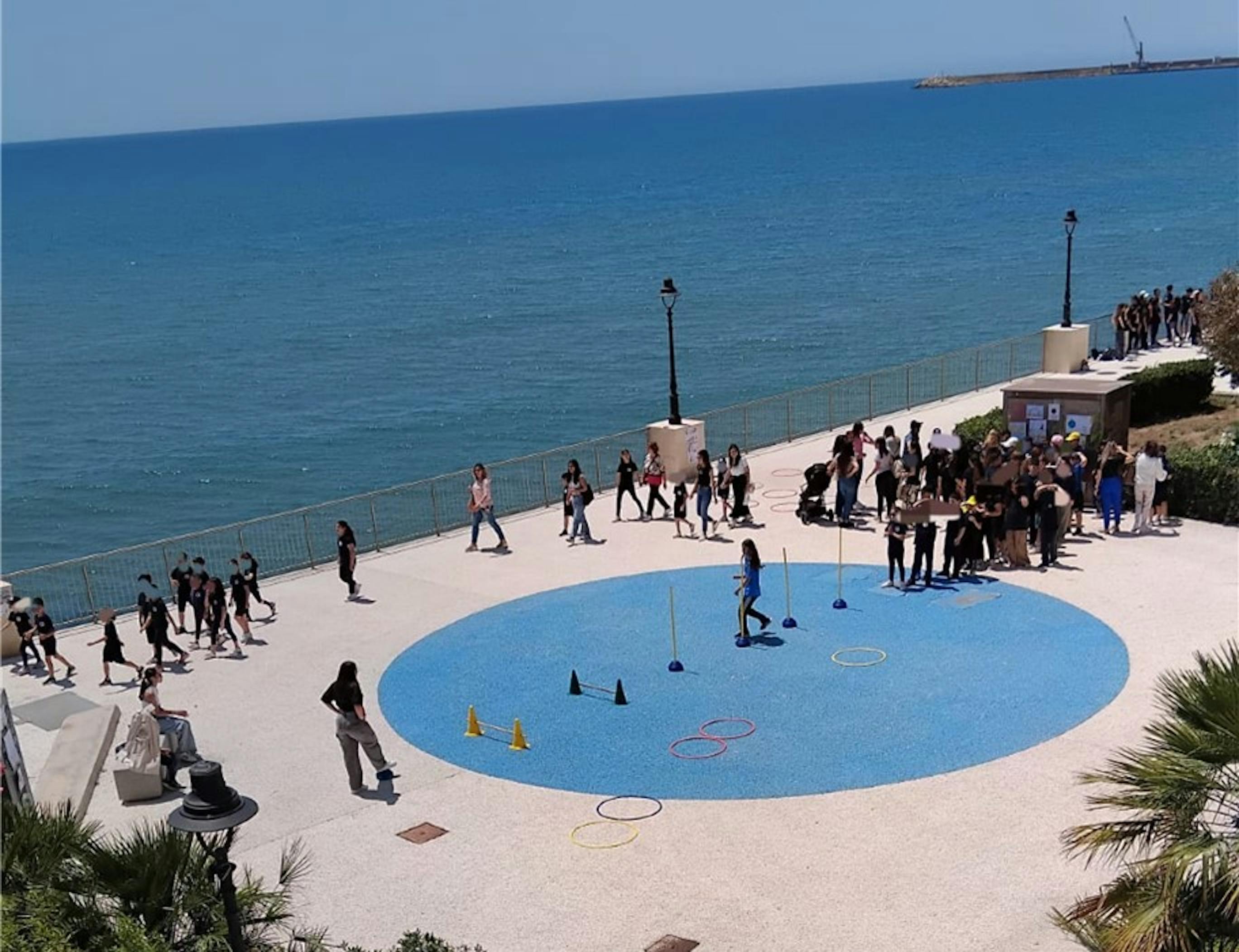 Ragusa, un percorso ad ostacoli in cui i bambini hanno potuto giocare durante la giornata dedicata al gioco