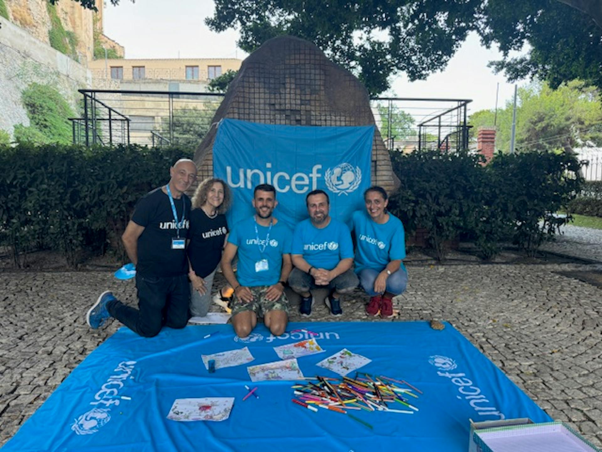 Volontari del comitato provinciale di Cagliari per l'UNICEF