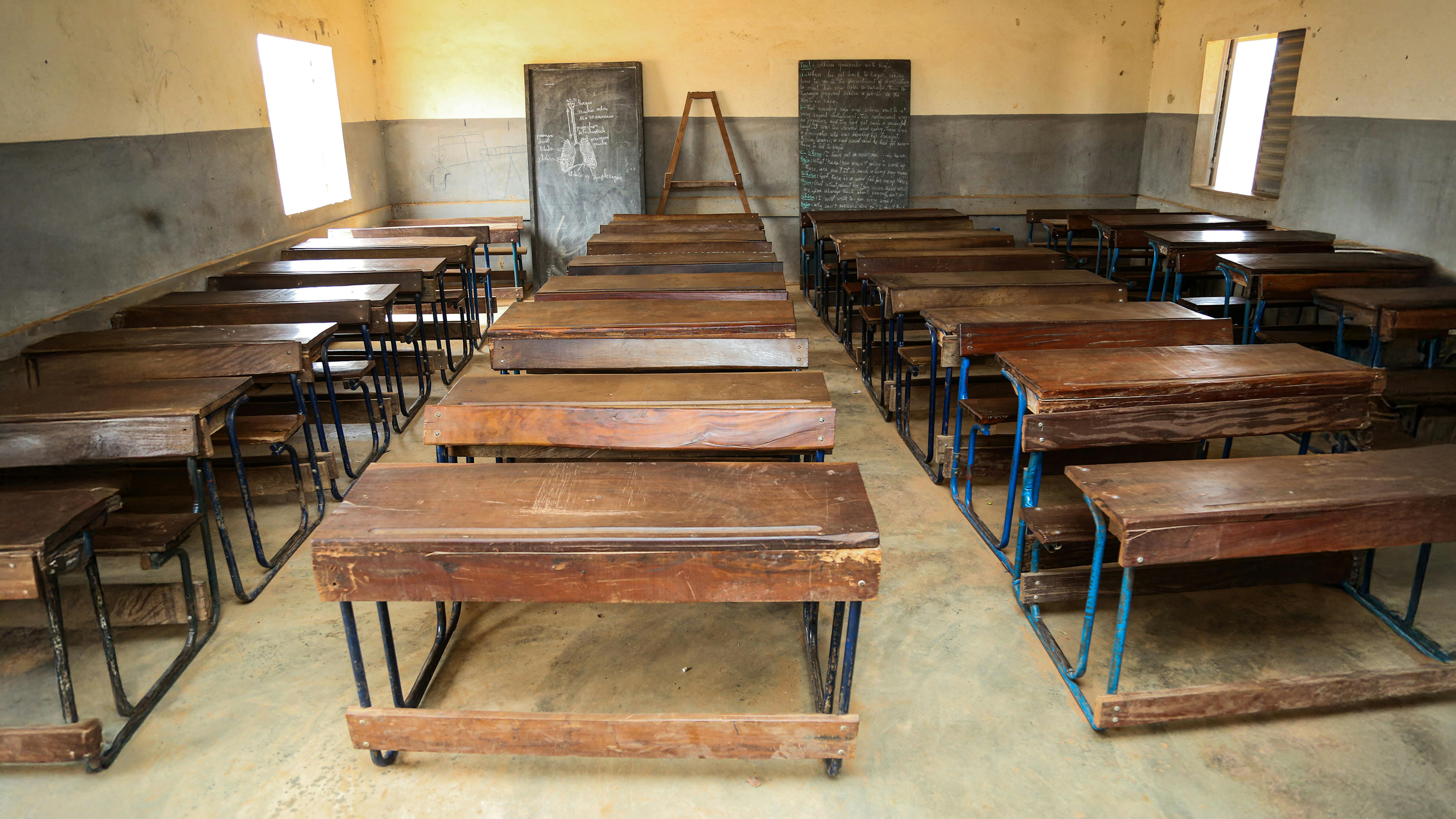 Mali - Un'aula vuota di una scuola a Zaniéna nella regione di Sikasso