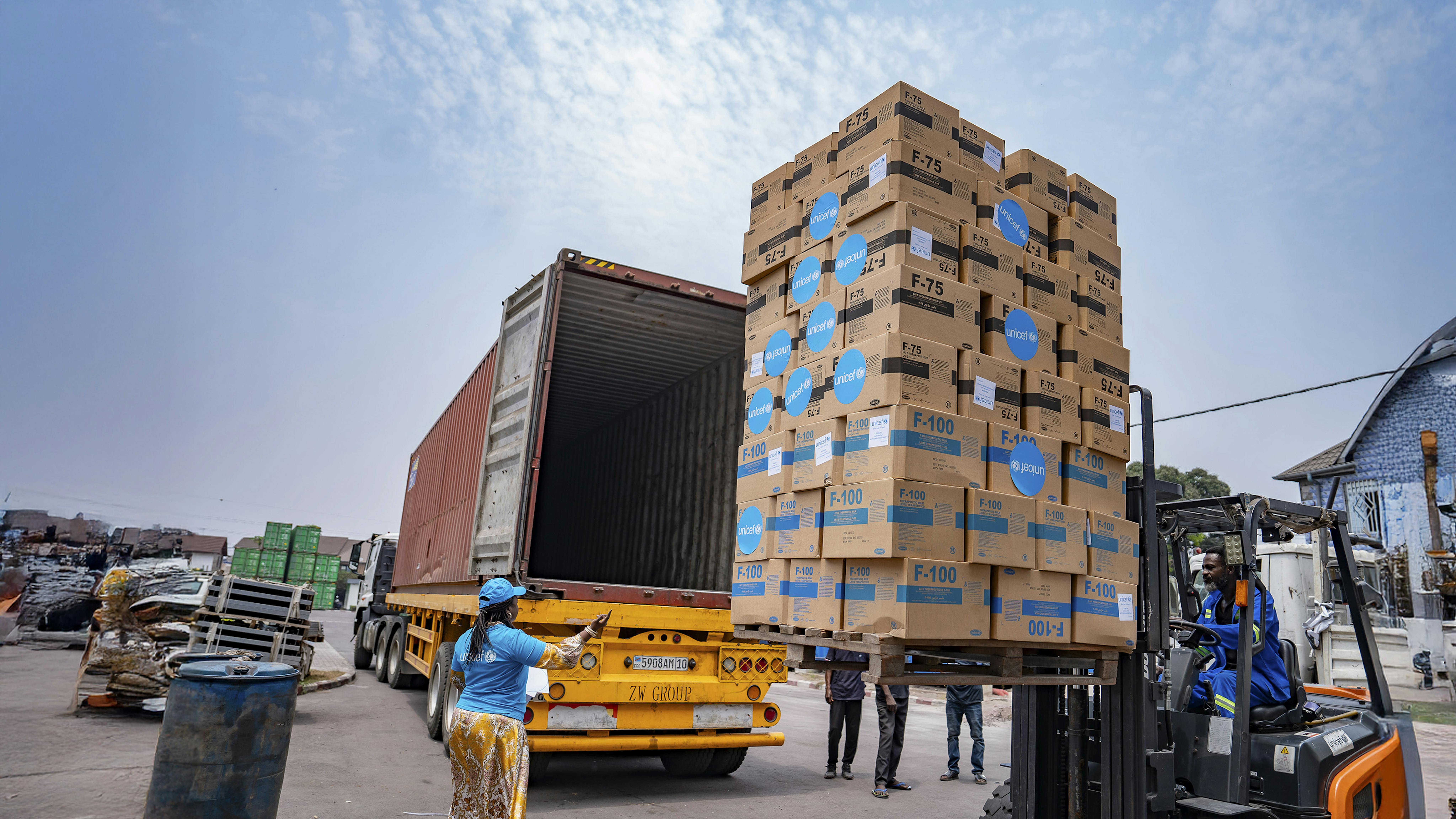 RD Congo - Carico di forniture alimentari e beni di prima necessità a Kinshasa, 8 settembre 2025, diretto nella provincia di Kasaï per sostenere la risposta all'epidemia di malattia da virus Ebola recentemente dichiarata