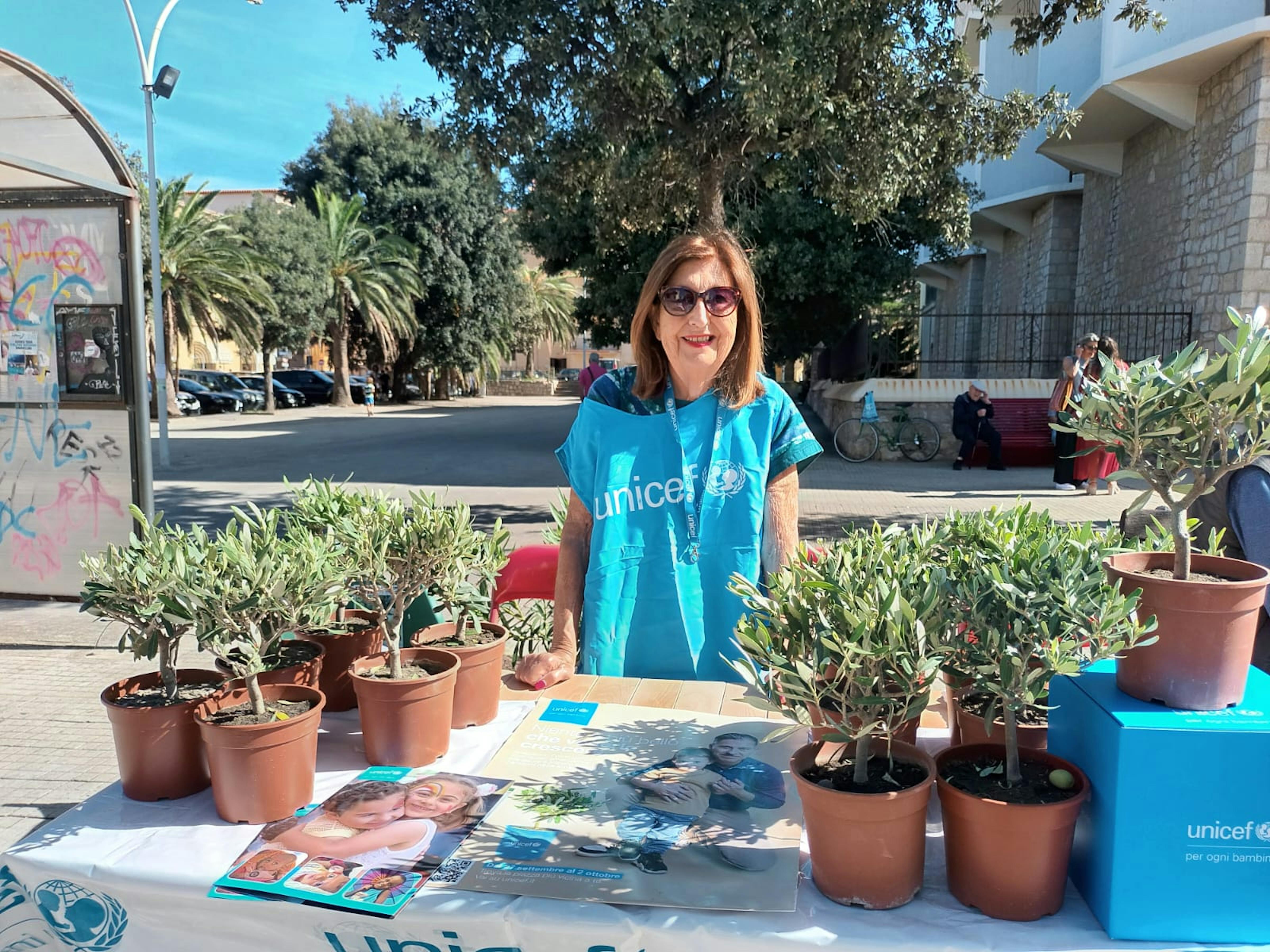 Silvana Pinna, Volontaria UNICEF nella città di Alghero durante la campagna Ulivo UNICEF