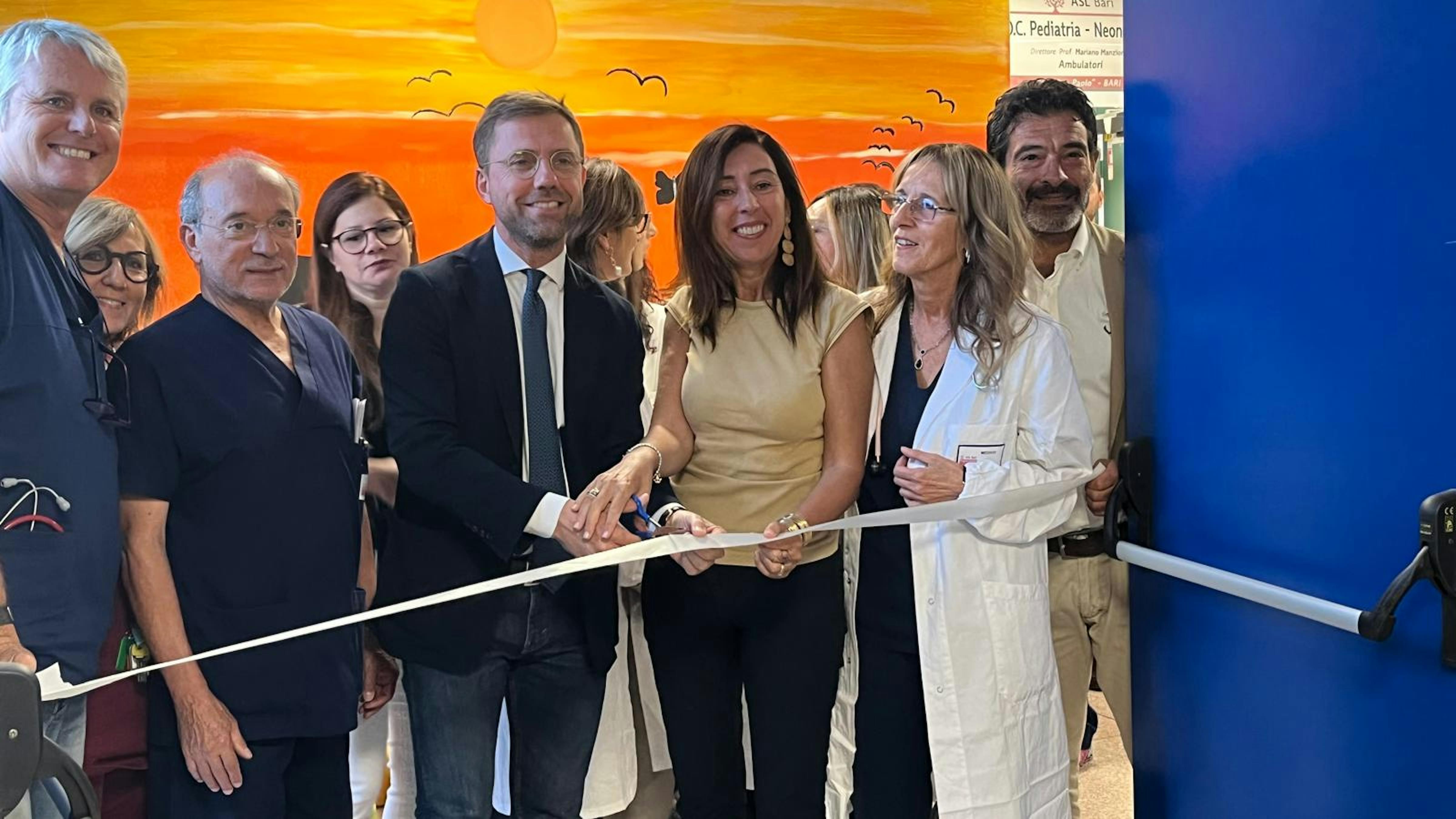Un momento dell'innaugurazone del Baby Pit Stop all'Ospedale San Paolo di Bari