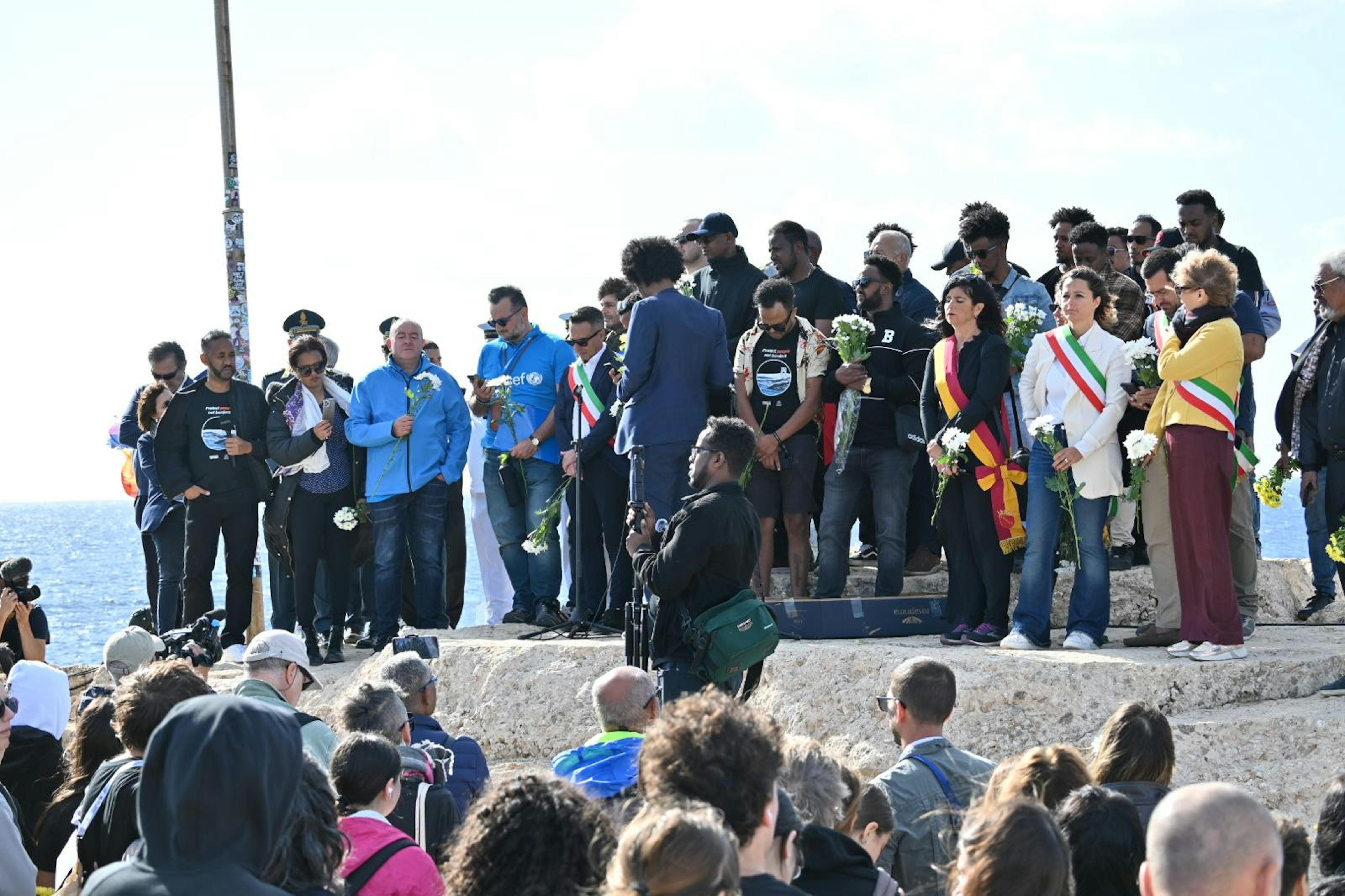 Le Autorità, i rappresentanti del Comitato 3 Ottobre e l'UNICEF a Lampedusa.