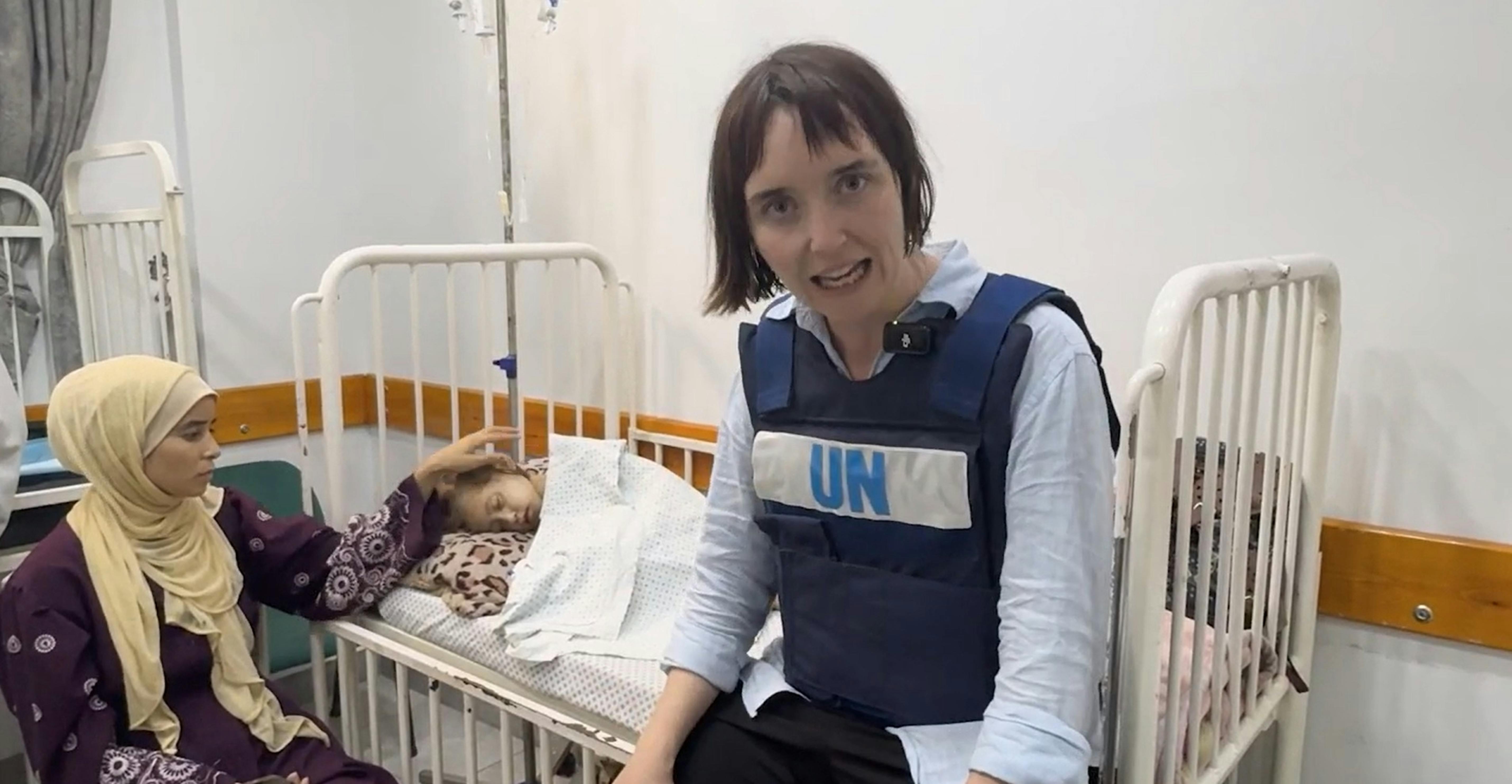 Tess Ingram, portavoce UNICEF Mena, si trova al capezzale di Jana insieme a sua madre. Sono qui perché la bambina è nuovamente malnutrita, purtroppo non riuscità a sopravvivere