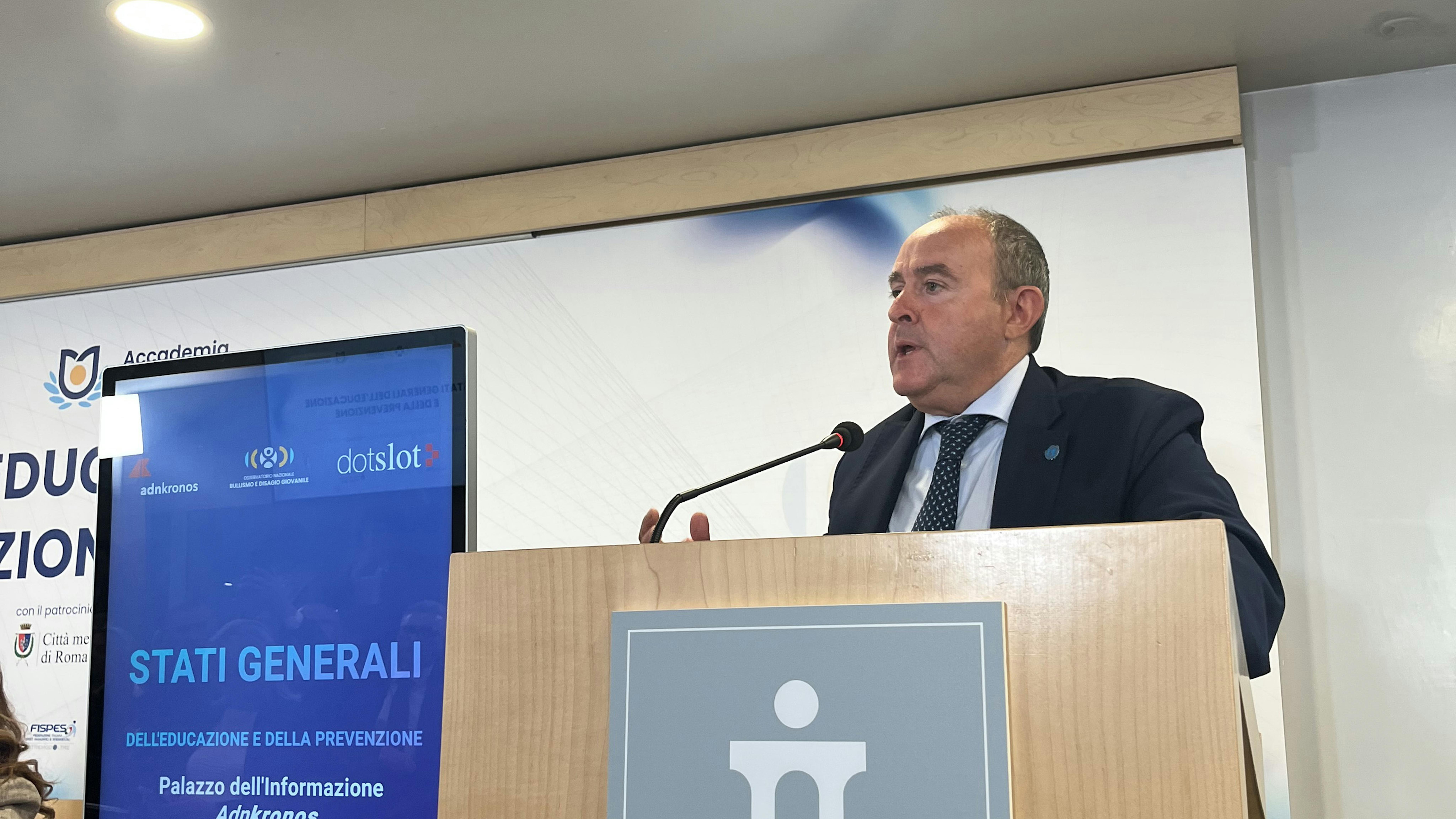 Un ,momento dell'intervento del Presidente dell'UNICEF Italia Nicola Graziano