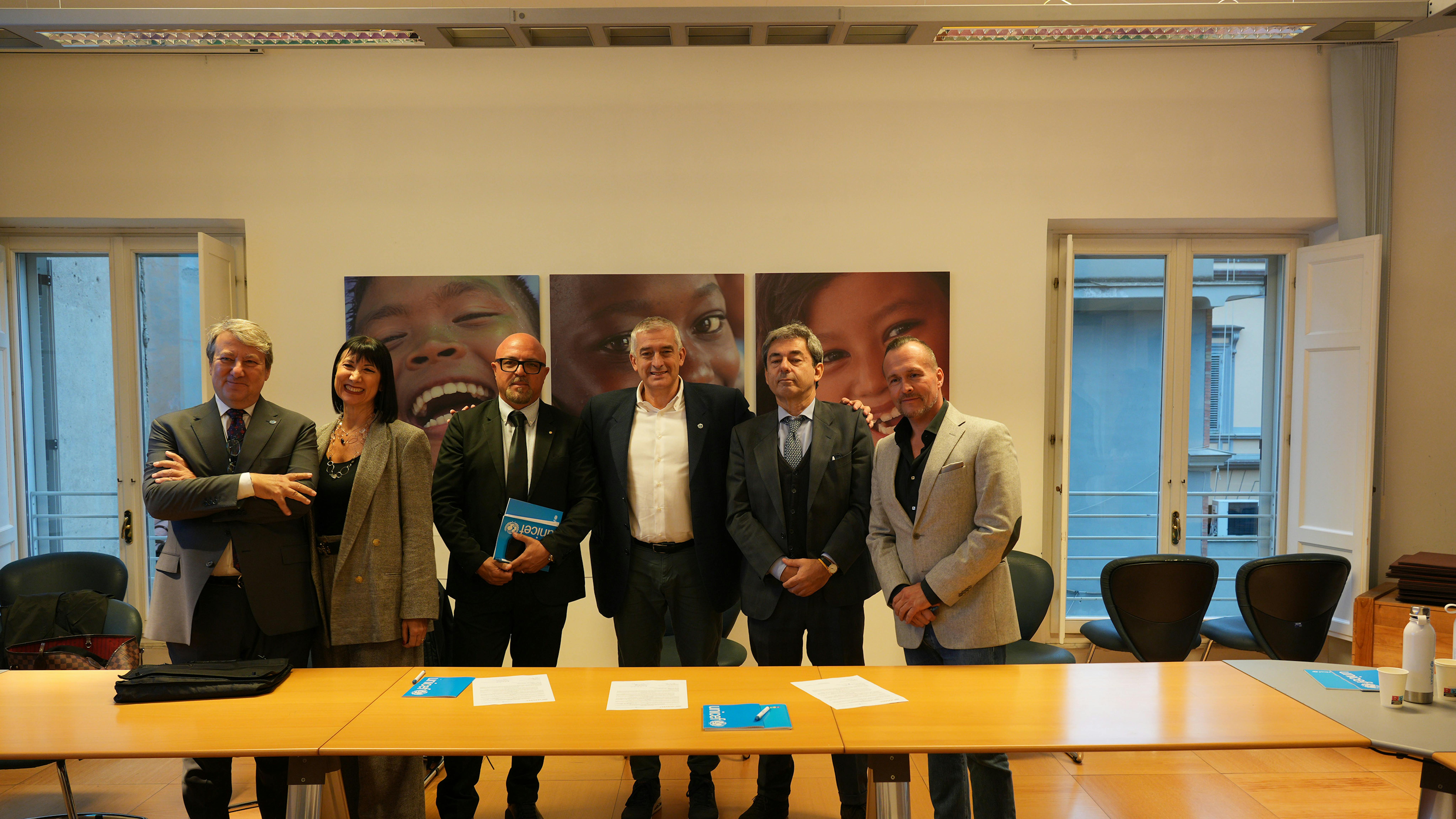Da sinistra  Gaspare Sturzo, ANM Romina Incutti, ANM Giovanni Riccardi SIAP Paolo Rozera, Direttore generale UNICEF Cesare Parodi, presidente ANM Giuseppe Bonadonna, Presidente SIM