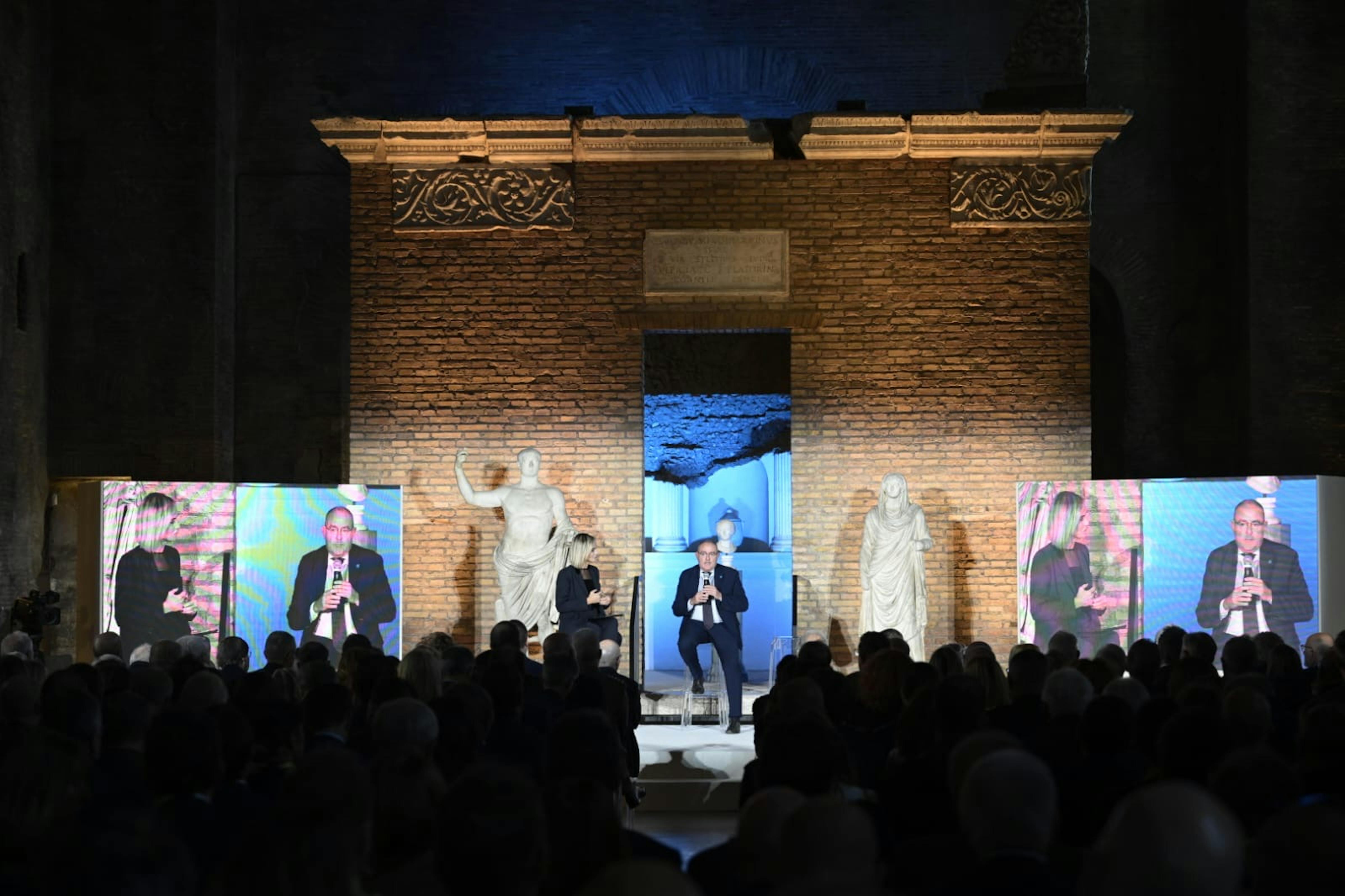 L'intervento del Presidente dell'UNICEF Italia nicola Graziano durante la presentazione dell Calendario della Polizia alle Terme di Diocleziano