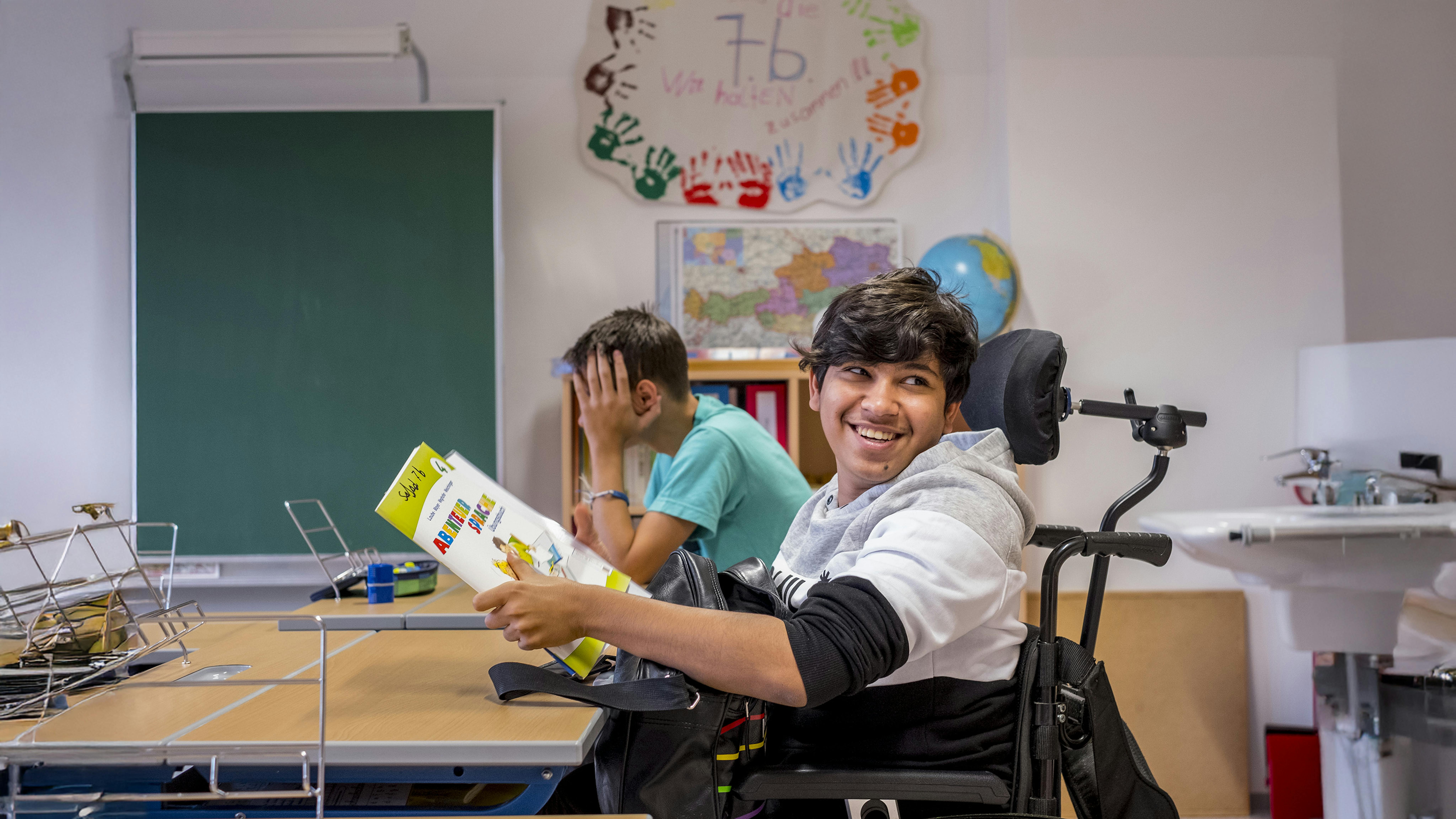 Sajad Al-Faraji, 16 anni, frequenta una classe presso la Dr. Adolf Lorenz School nel quartiere Heitzing di Vienna