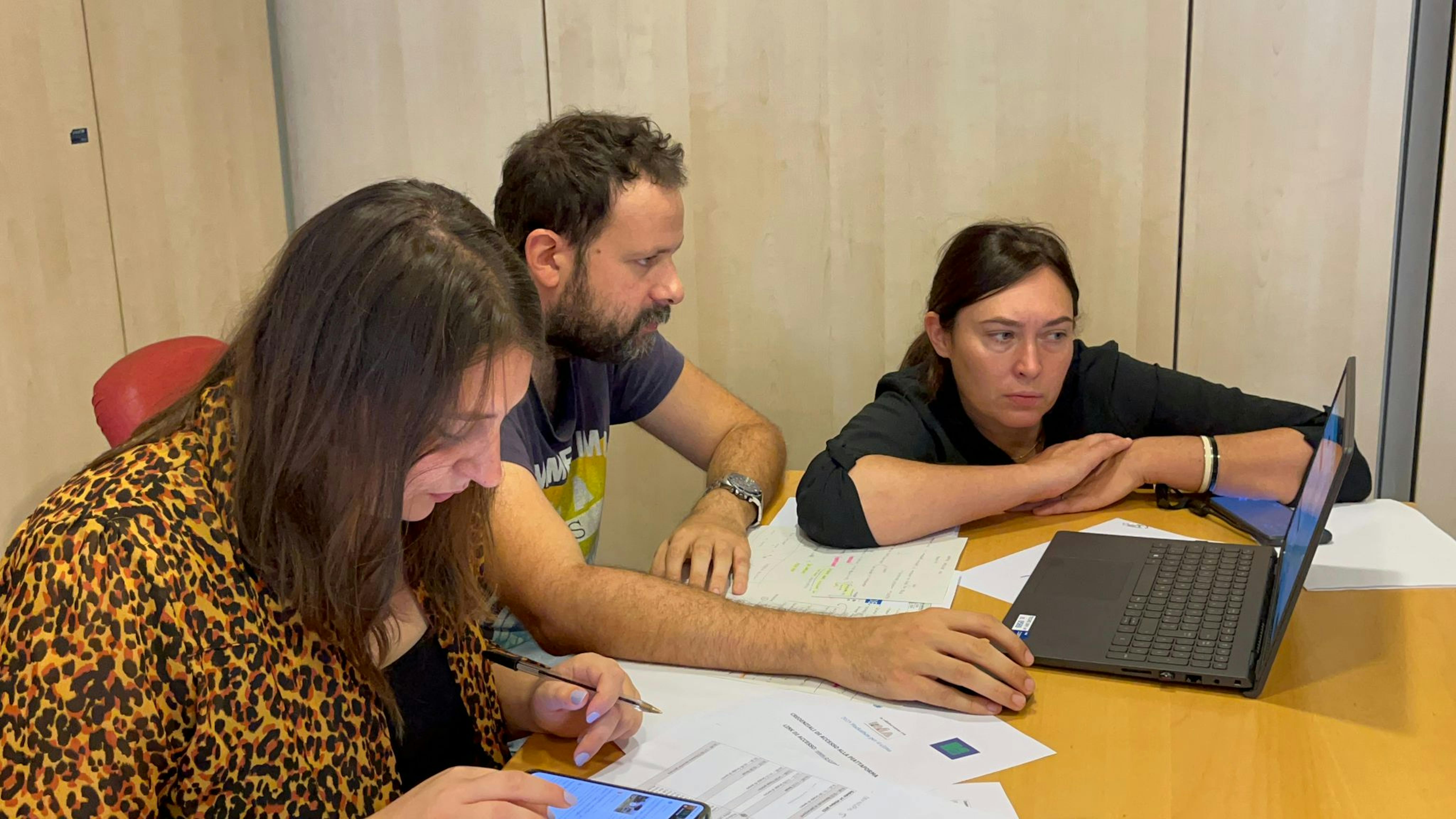 Un momento di progettazione per i ragazzi dell'Hackathon 2023