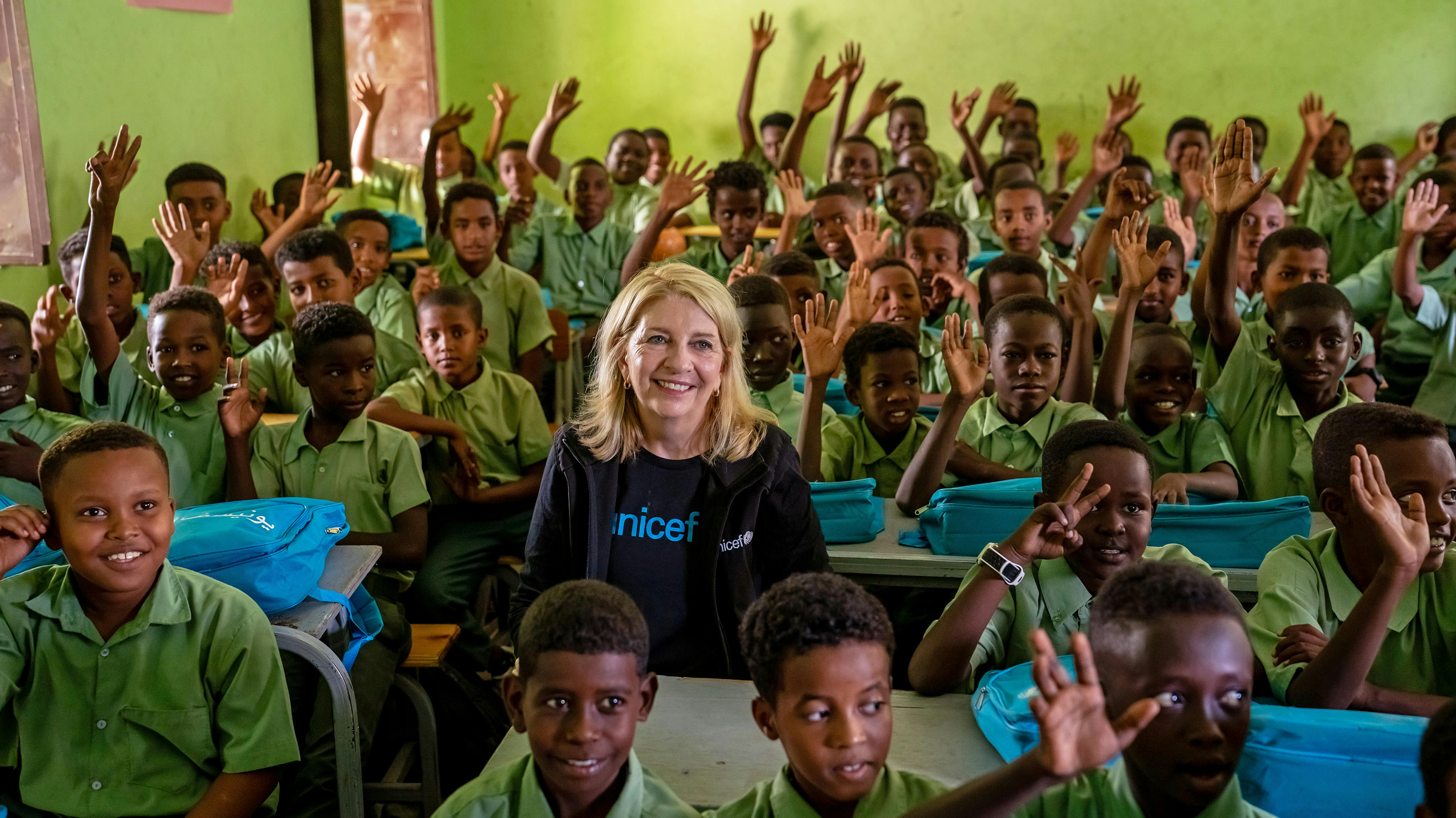 Sudan, la Direttrice Esecutiva dell'UNICEF Catherine Russell si unisce a una lezione di quinta classe presso la Amamiria Boys' School nello Stato di Kassala.
