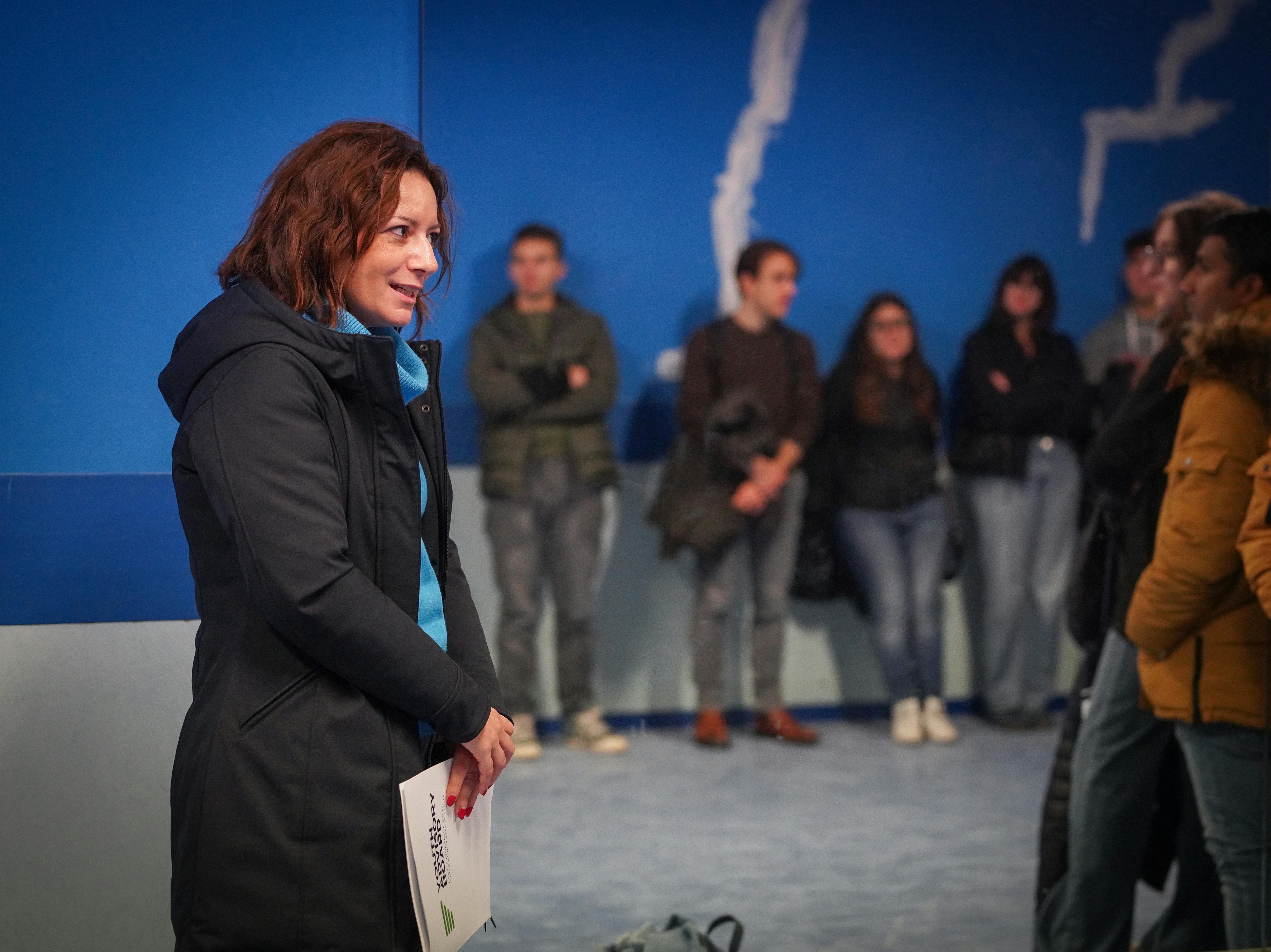 Esperta UNICEF a lavoro con lo Youth Advisory Board a Bari